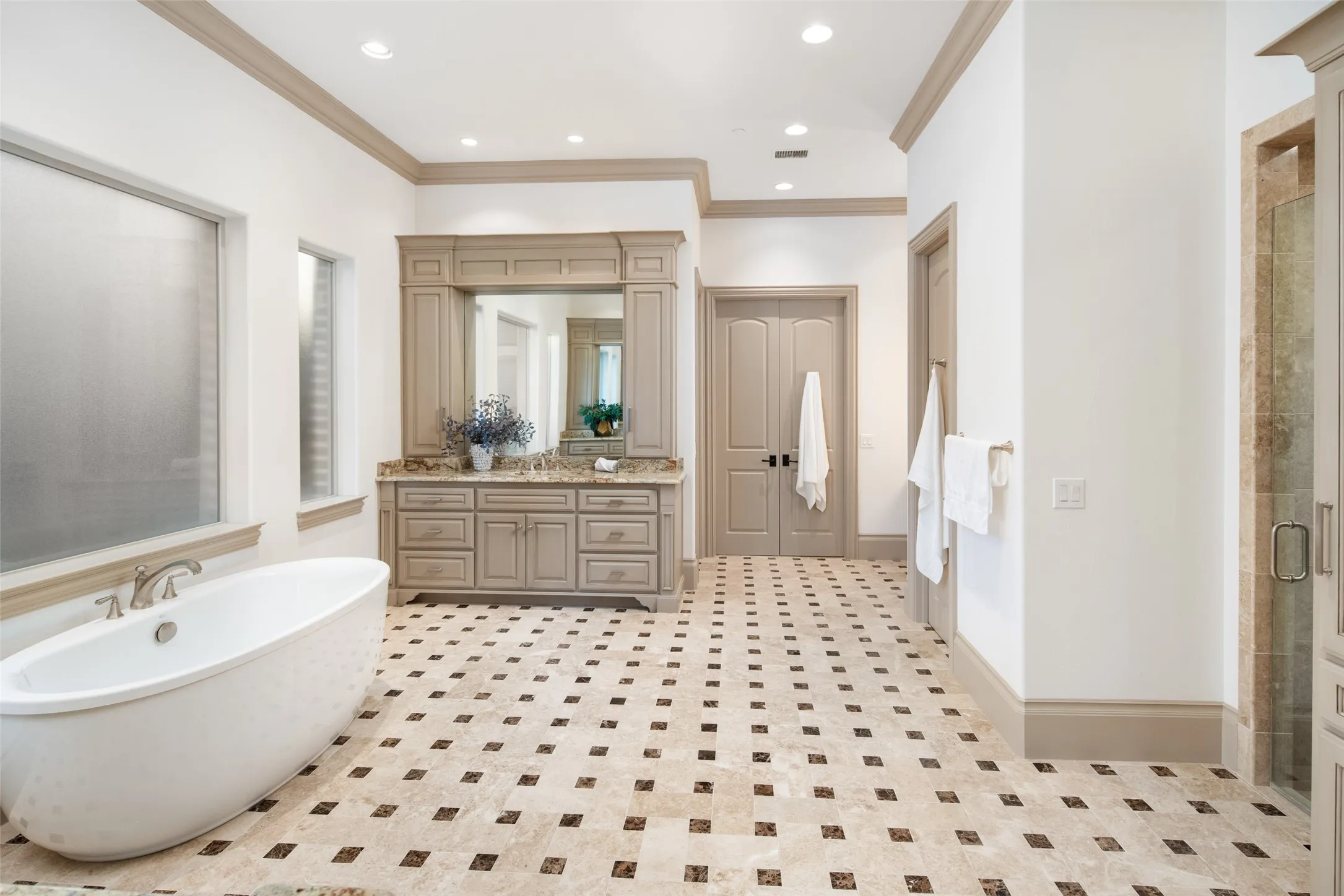 Single Family Residence For Sale in Collin County , 6820 Amaretto Court, Plano, Texas 75024, 5 Bedroom, 7 Bathroom, 3 Garage spaces, 7,106 Sqft, built in 2015, mls#21412609, Real Estate Agent in Plano, Homes For Sale in Collin county, Homes For Sale in Plano, Realtor in Plano Texas, Real Estate Brokerage Independent Realty Texas, Luminita Cordes Realtor