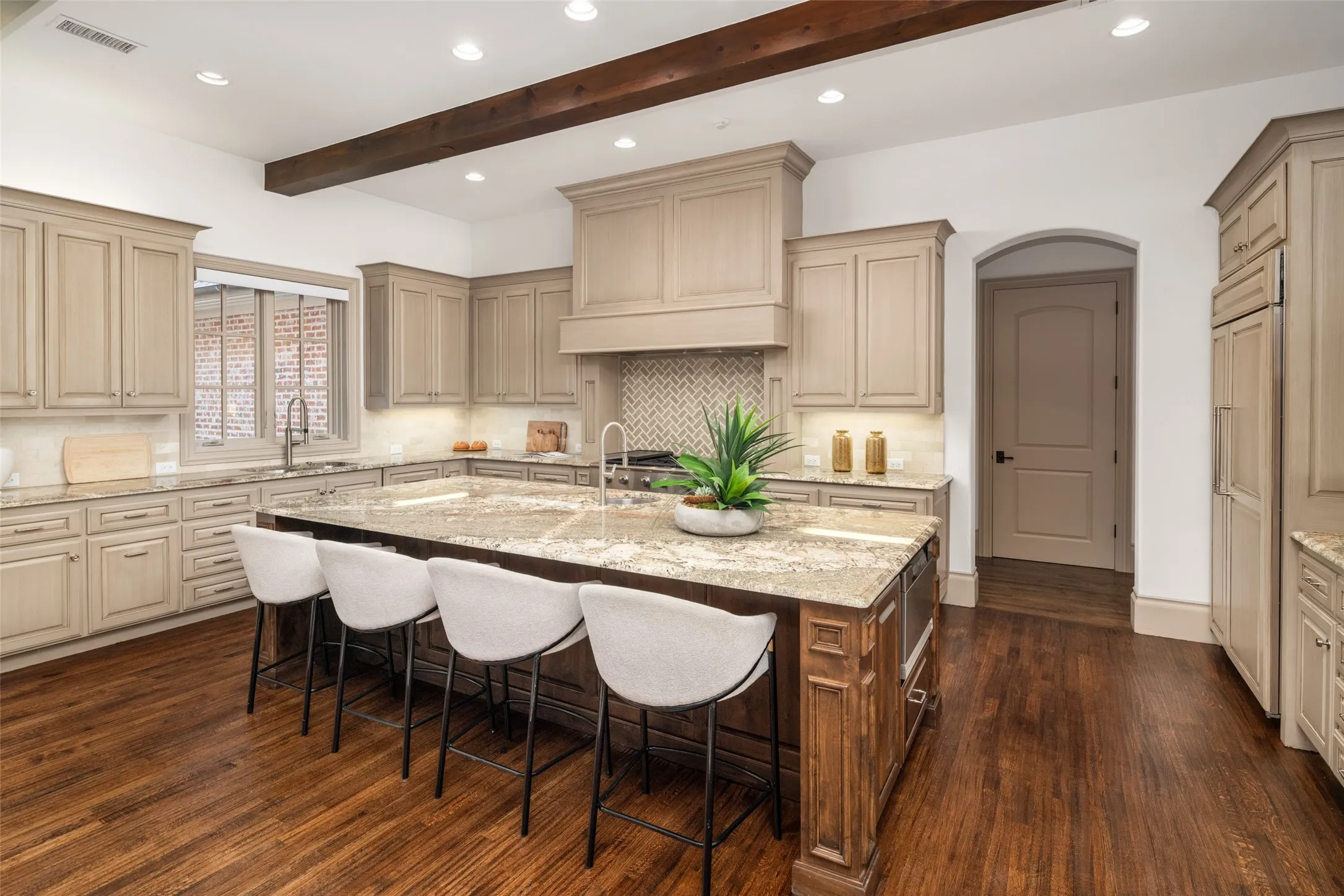 Single Family Residence For Sale in Collin County , 6820 Amaretto Court, Plano, Texas 75024, 5 Bedroom, 7 Bathroom, 3 Garage spaces, 7,106 Sqft, built in 2015, mls#21412609, Real Estate Agent in Plano, Homes For Sale in Collin county, Homes For Sale in Plano, Realtor in Plano Texas, Real Estate Brokerage Independent Realty Texas, Luminita Cordes Realtor