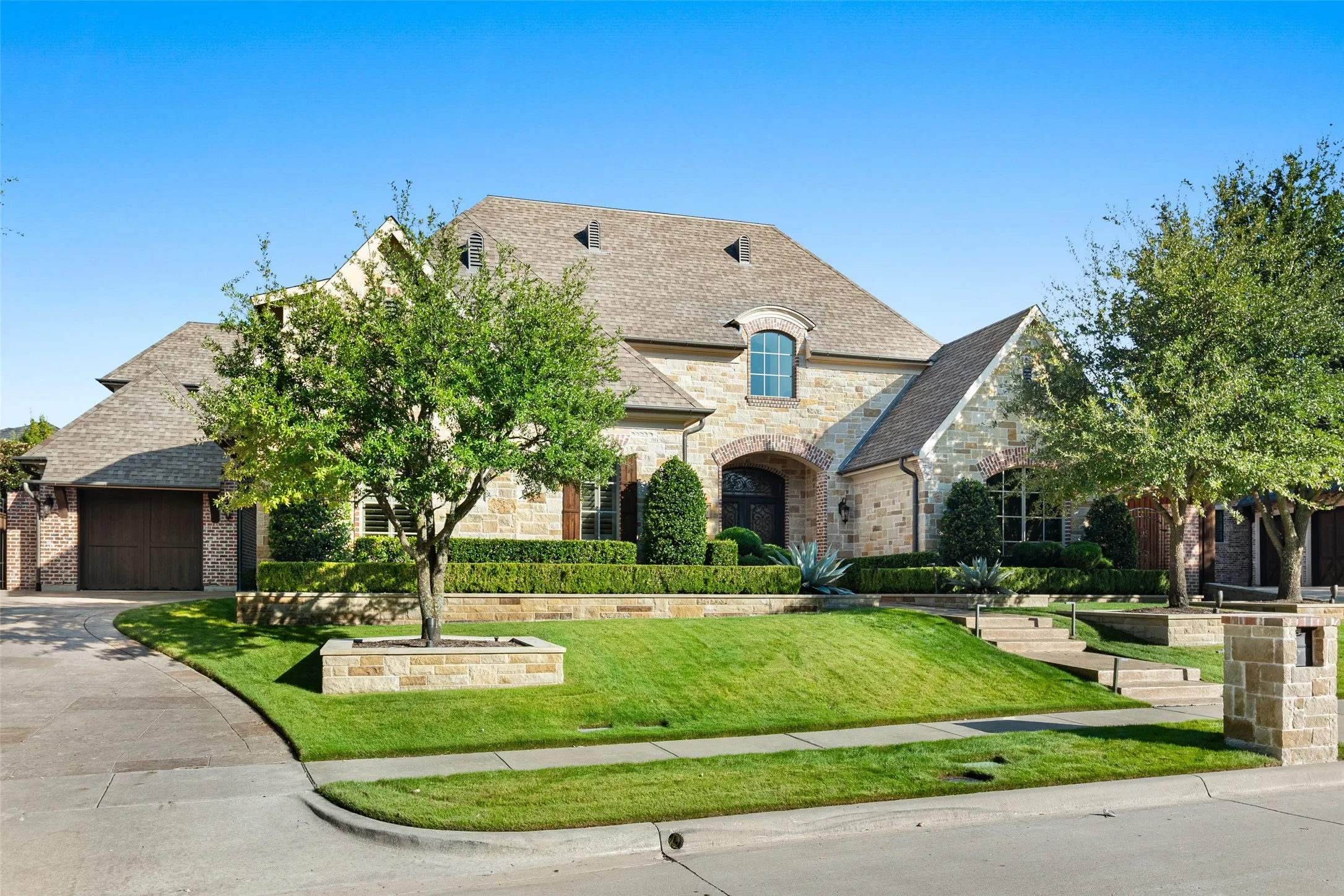Single Family Residence For Sale in Collin County , 6820 Amaretto Court, Plano, Texas 75024, 5 Bedroom, 7 Bathroom, 3 Garage spaces, 7,106 Sqft, built in 2015, mls#21412609, Real Estate Agent in Plano, Homes For Sale in Collin county, Homes For Sale in Plano, Realtor in Plano Texas, Real Estate Brokerage Independent Realty Texas, Luminita Cordes Realtor