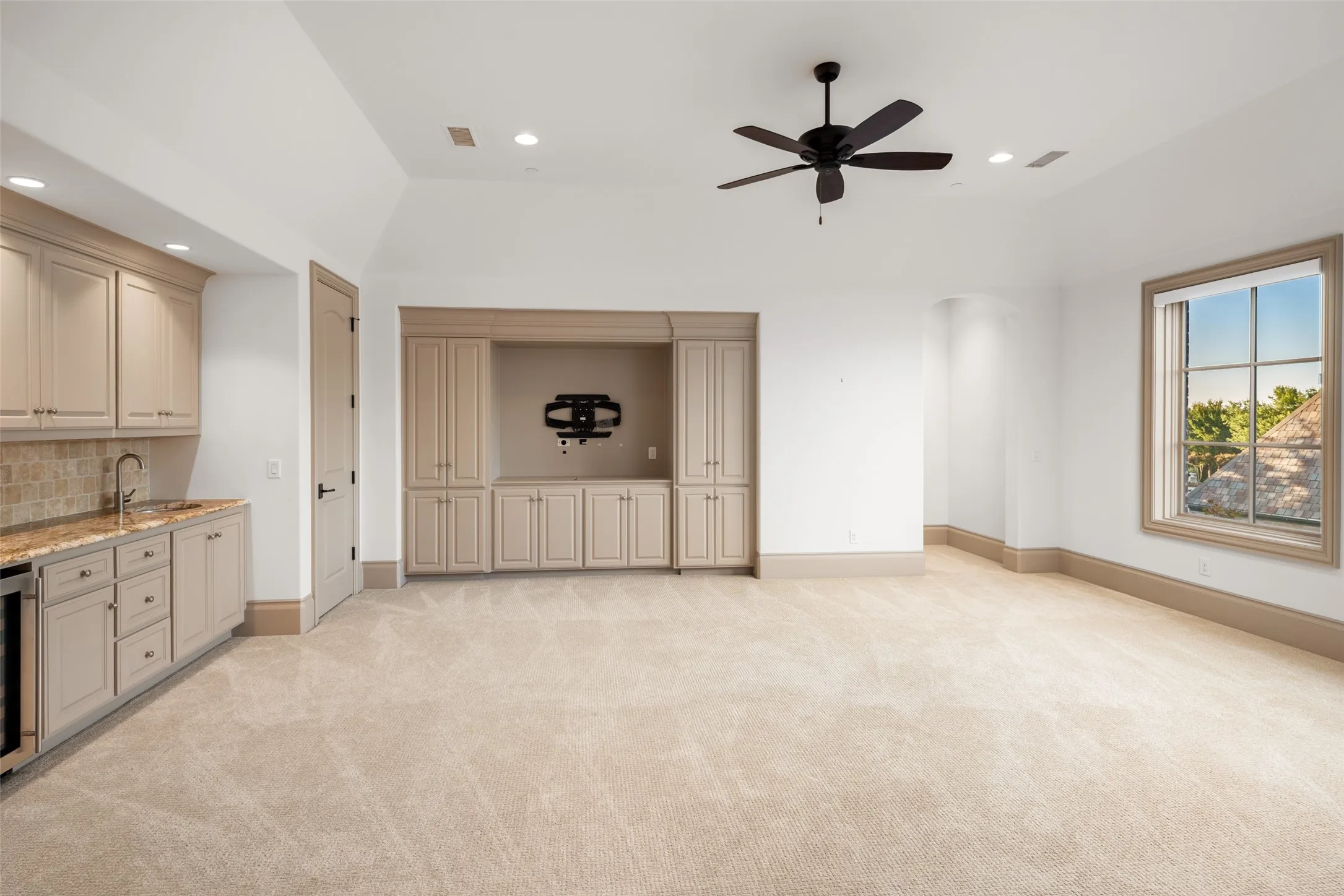 Single Family Residence For Sale in Collin County , 6820 Amaretto Court, Plano, Texas 75024, 5 Bedroom, 7 Bathroom, 3 Garage spaces, 7,106 Sqft, built in 2015, mls#21412609, Real Estate Agent in Plano, Homes For Sale in Collin county, Homes For Sale in Plano, Realtor in Plano Texas, Real Estate Brokerage Independent Realty Texas, Luminita Cordes Realtor