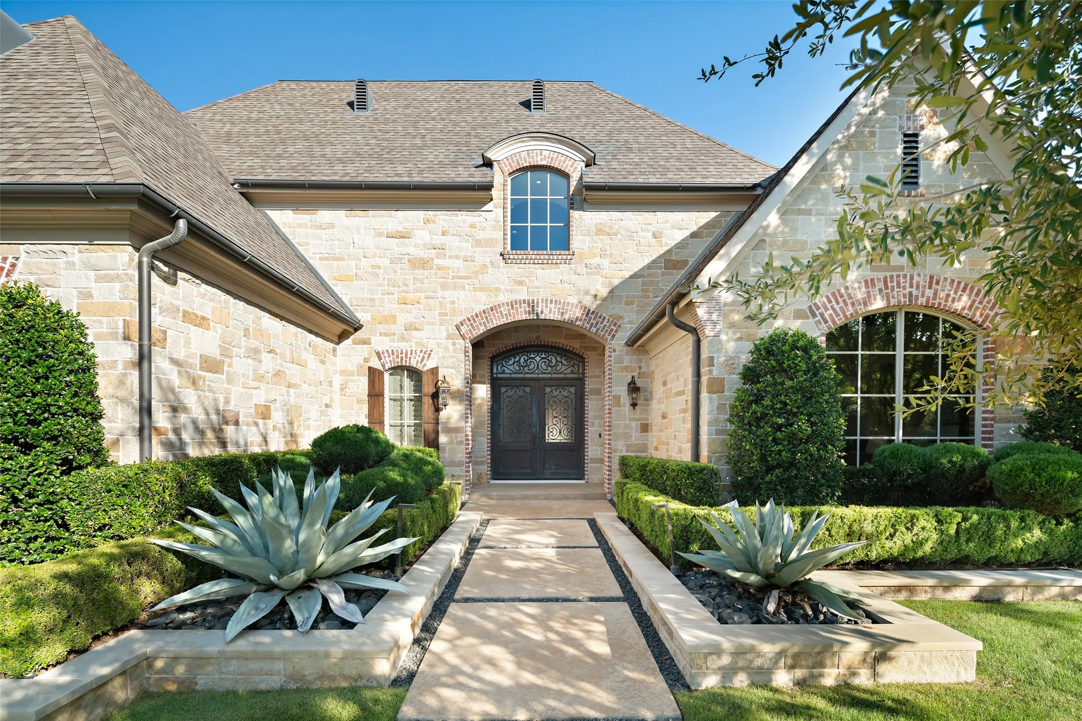 Single Family Residence For Sale in Collin County , 6820 Amaretto Court, Plano, Texas 75024, 5 Bedroom, 7 Bathroom, 3 Garage spaces, 7,106 Sqft, built in 2015, mls#21412609, Real Estate Agent in Plano, Homes For Sale in Collin county, Homes For Sale in Plano, Realtor in Plano Texas, Real Estate Brokerage Independent Realty Texas, Luminita Cordes Realtor