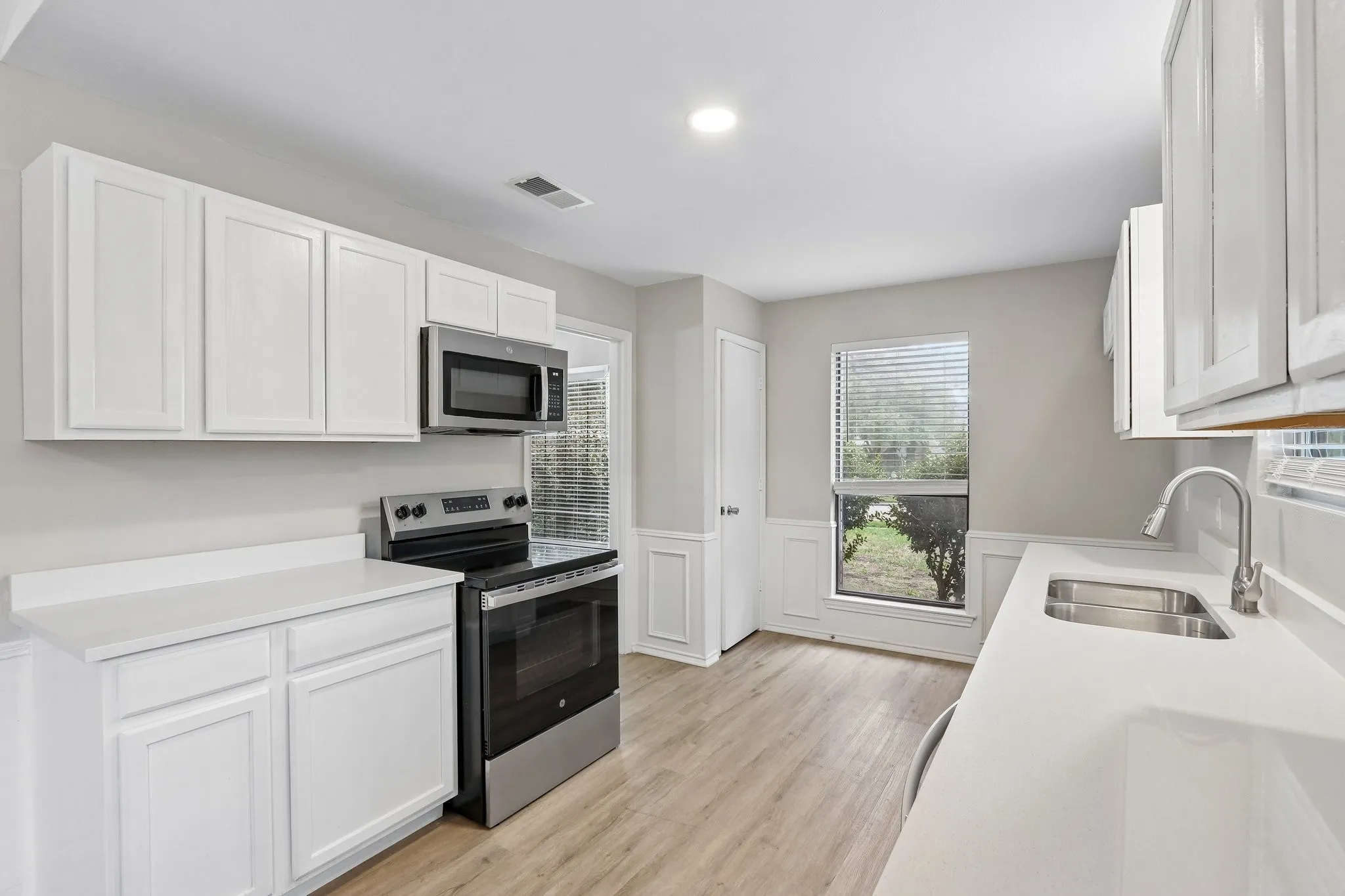 Single Family Residence For Sale in Collin County , 2115 Bengal Lane, Plano, Texas 75023, 4 Bedroom, 2 Bathroom, 2 Garage spaces, 2,187 Sqft, built in 1978, mls#21407416, Real Estate Agent in Plano, Homes For Sale in Collin county, Homes For Sale in Plano, Realtor in Plano Texas, Real Estate Brokerage Independent Realty Texas, Luminita Cordes Realtor
