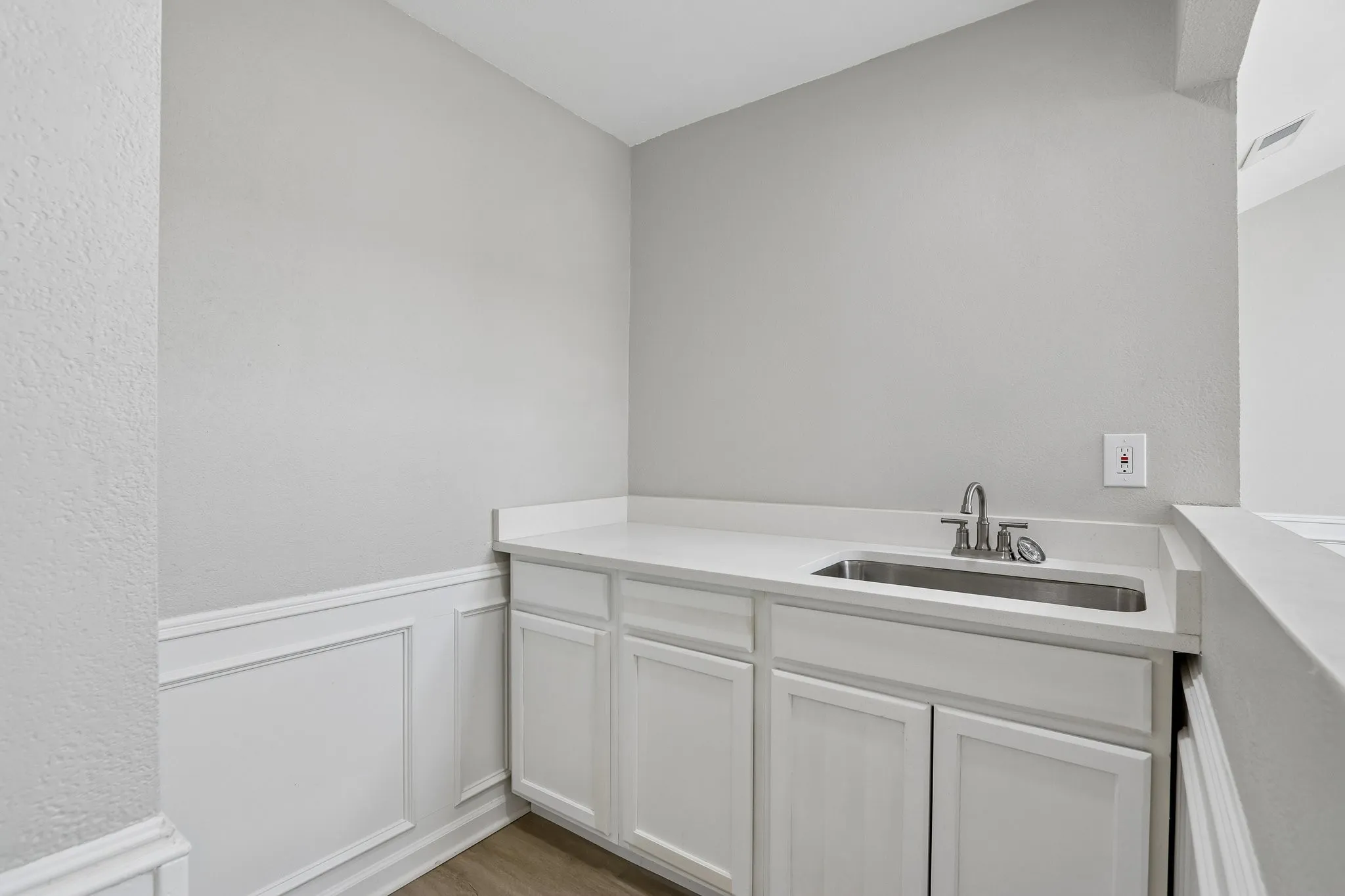 Single Family Residence For Sale in Collin County , 2115 Bengal Lane, Plano, Texas 75023, 4 Bedroom, 2 Bathroom, 2 Garage spaces, 2,187 Sqft, built in 1978, mls#21407416, Real Estate Agent in Plano, Homes For Sale in Collin county, Homes For Sale in Plano, Realtor in Plano Texas, Real Estate Brokerage Independent Realty Texas, Luminita Cordes Realtor