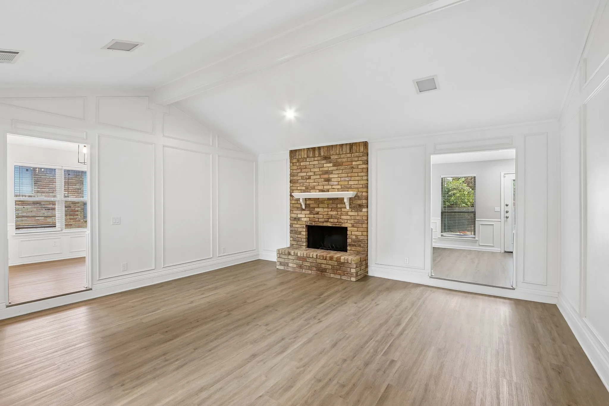 Single Family Residence For Sale in Collin County , 2115 Bengal Lane, Plano, Texas 75023, 4 Bedroom, 2 Bathroom, 2 Garage spaces, 2,187 Sqft, built in 1978, mls#21407416, Real Estate Agent in Plano, Homes For Sale in Collin county, Homes For Sale in Plano, Realtor in Plano Texas, Real Estate Brokerage Independent Realty Texas, Luminita Cordes Realtor