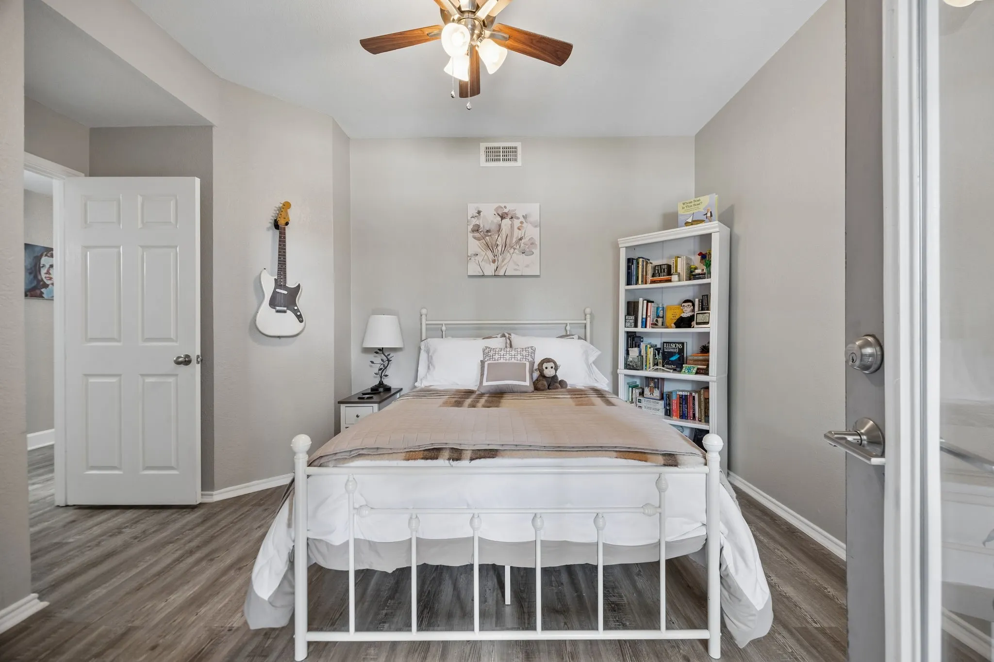 Condominium For Sale in Collin County , 3101 Townbluff Drive 612, Plano, Texas 75075, 2 Bedroom, 2 Bathroom, 1 Garage spaces, 1,028 Sqft, built in 1982, mls#21391716, Real Estate Agent in Plano, Homes For Sale in Collin county, Homes For Sale in Plano, Realtor in Plano Texas, Real Estate Brokerage Independent Realty Texas, Luminita Cordes Realtor