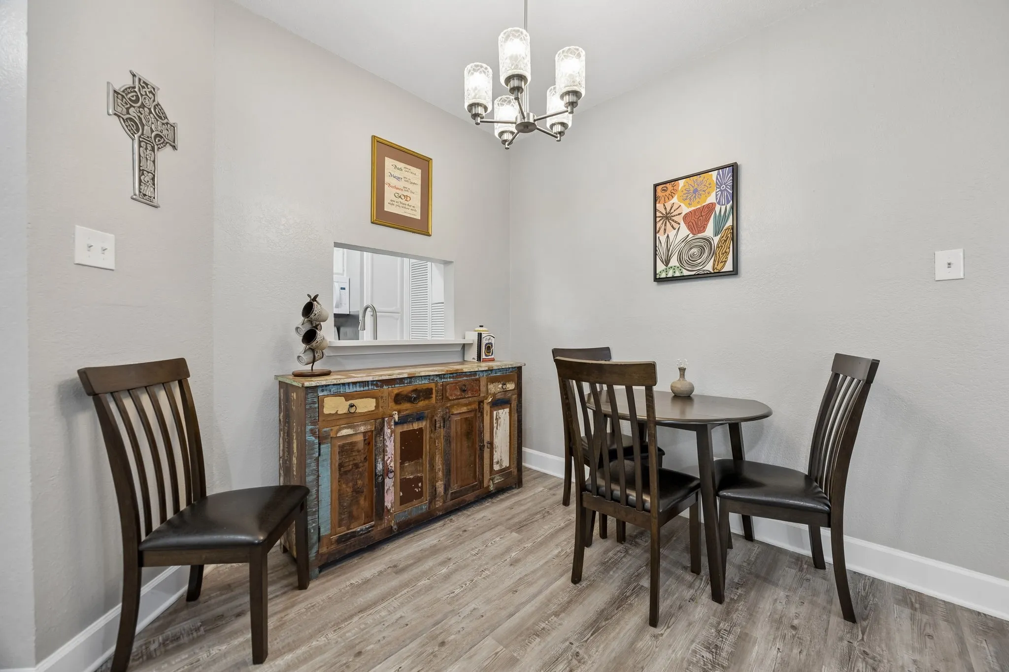 Condominium For Sale in Collin County , 3101 Townbluff Drive 612, Plano, Texas 75075, 2 Bedroom, 2 Bathroom, 1 Garage spaces, 1,028 Sqft, built in 1982, mls#21391716, Real Estate Agent in Plano, Homes For Sale in Collin county, Homes For Sale in Plano, Realtor in Plano Texas, Real Estate Brokerage Independent Realty Texas, Luminita Cordes Realtor