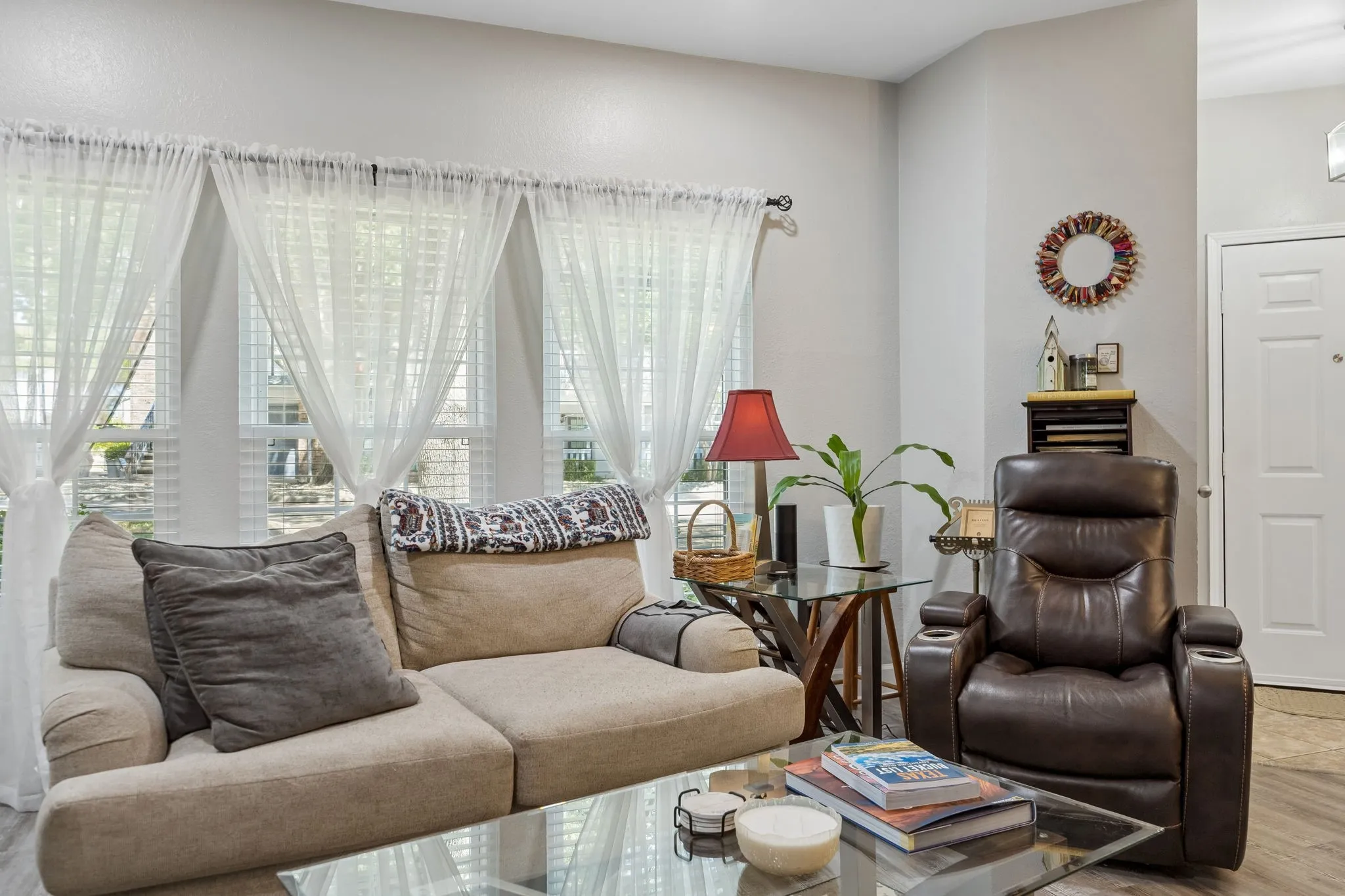 Condominium For Sale in Collin County , 3101 Townbluff Drive 612, Plano, Texas 75075, 2 Bedroom, 2 Bathroom, 1 Garage spaces, 1,028 Sqft, built in 1982, mls#21391716, Real Estate Agent in Plano, Homes For Sale in Collin county, Homes For Sale in Plano, Realtor in Plano Texas, Real Estate Brokerage Independent Realty Texas, Luminita Cordes Realtor