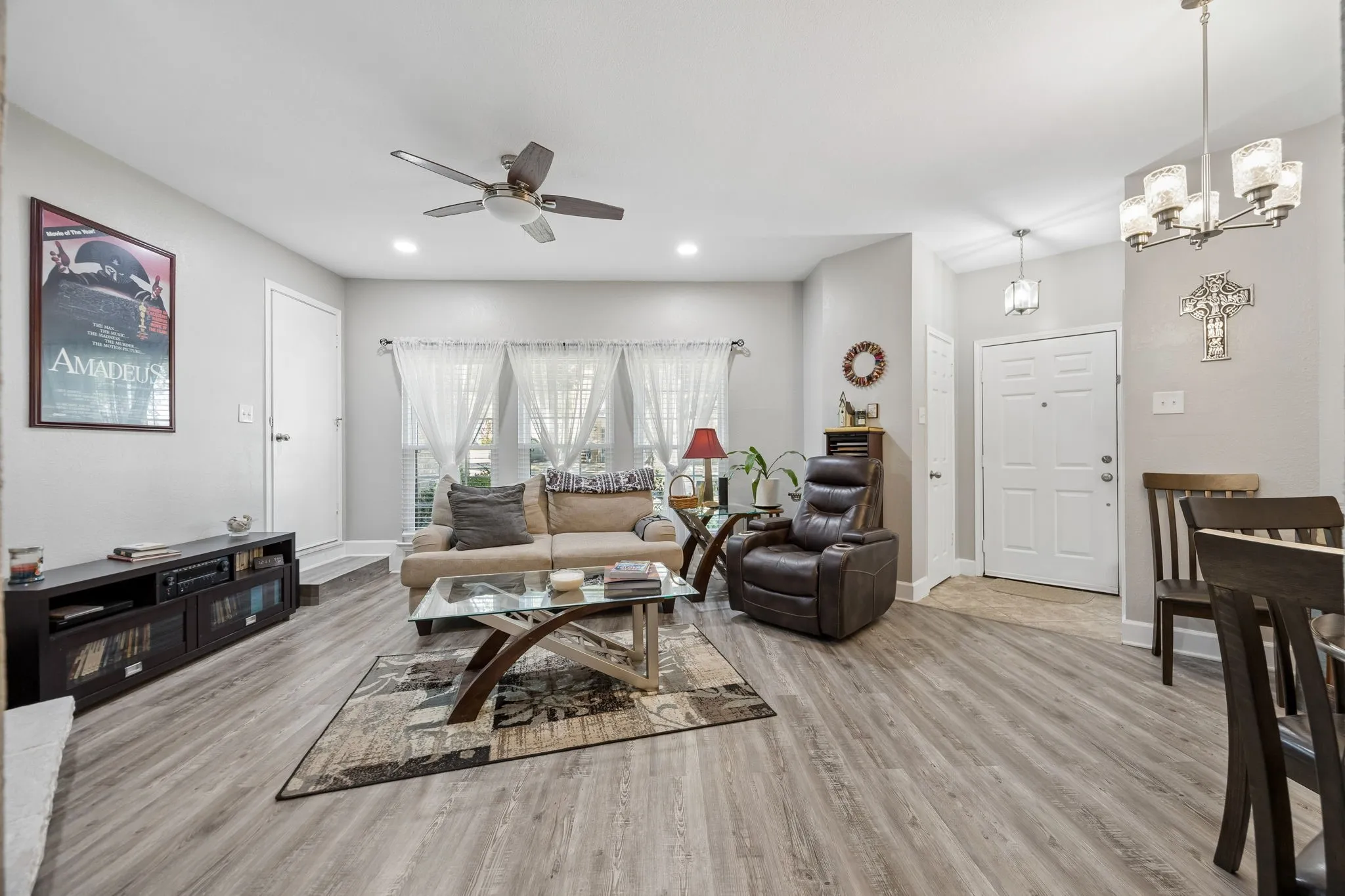 Condominium For Sale in Collin County , 3101 Townbluff Drive 612, Plano, Texas 75075, 2 Bedroom, 2 Bathroom, 1 Garage spaces, 1,028 Sqft, built in 1982, mls#21391716, Real Estate Agent in Plano, Homes For Sale in Collin county, Homes For Sale in Plano, Realtor in Plano Texas, Real Estate Brokerage Independent Realty Texas, Luminita Cordes Realtor