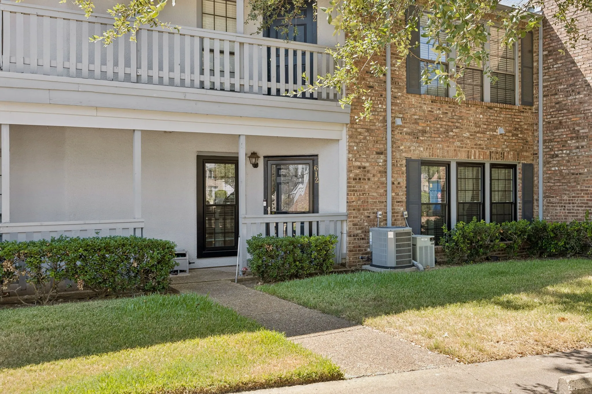 Condominium For Sale in Collin County , 3101 Townbluff Drive 612, Plano, Texas 75075, 2 Bedroom, 2 Bathroom, 1 Garage spaces, 1,028 Sqft, built in 1982, mls#21391716, Real Estate Agent in Plano, Homes For Sale in Collin county, Homes For Sale in Plano, Realtor in Plano Texas, Real Estate Brokerage Independent Realty Texas, Luminita Cordes Realtor
