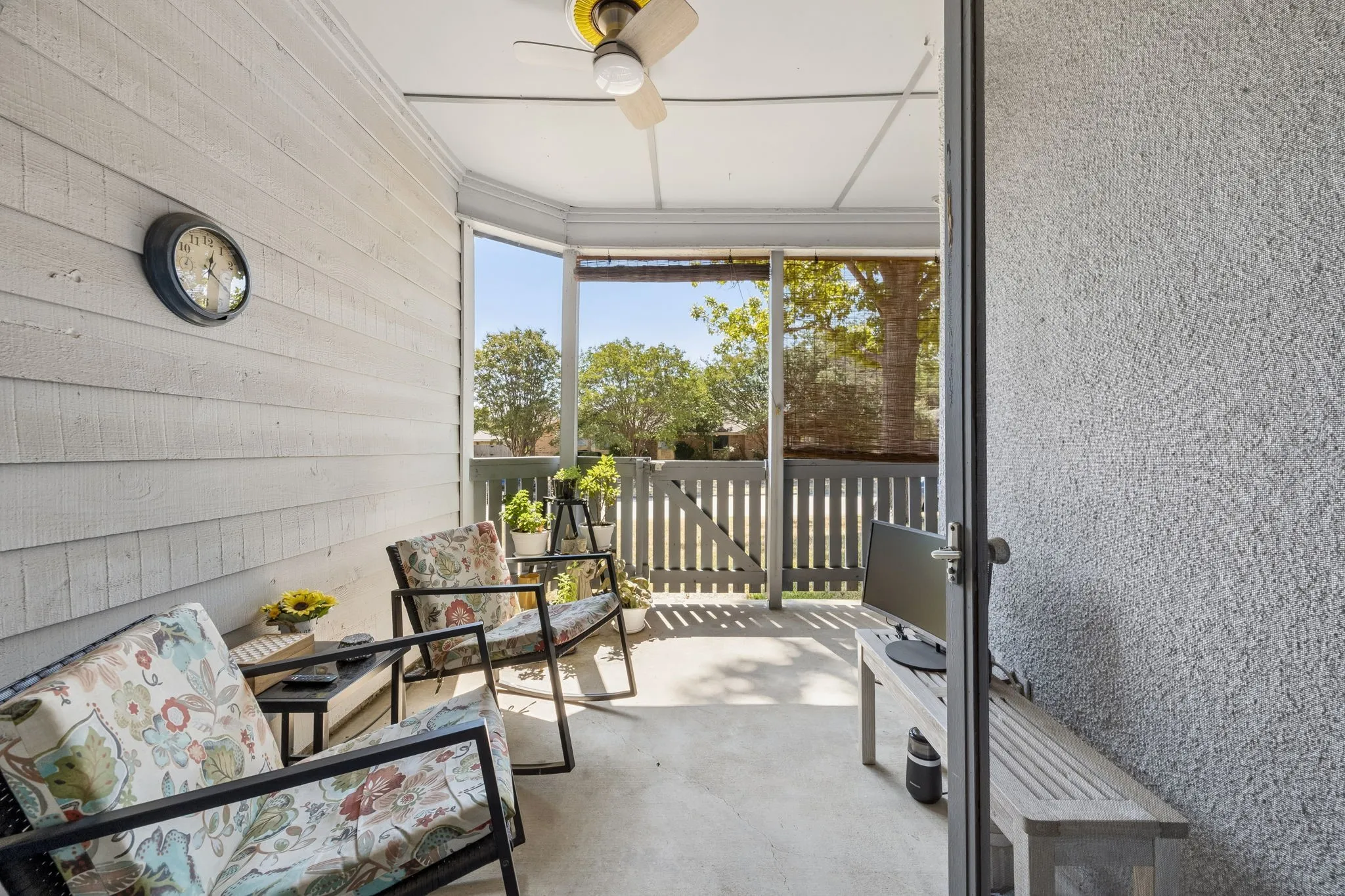 Condominium For Sale in Collin County , 3101 Townbluff Drive 612, Plano, Texas 75075, 2 Bedroom, 2 Bathroom, 1 Garage spaces, 1,028 Sqft, built in 1982, mls#21391716, Real Estate Agent in Plano, Homes For Sale in Collin county, Homes For Sale in Plano, Realtor in Plano Texas, Real Estate Brokerage Independent Realty Texas, Luminita Cordes Realtor