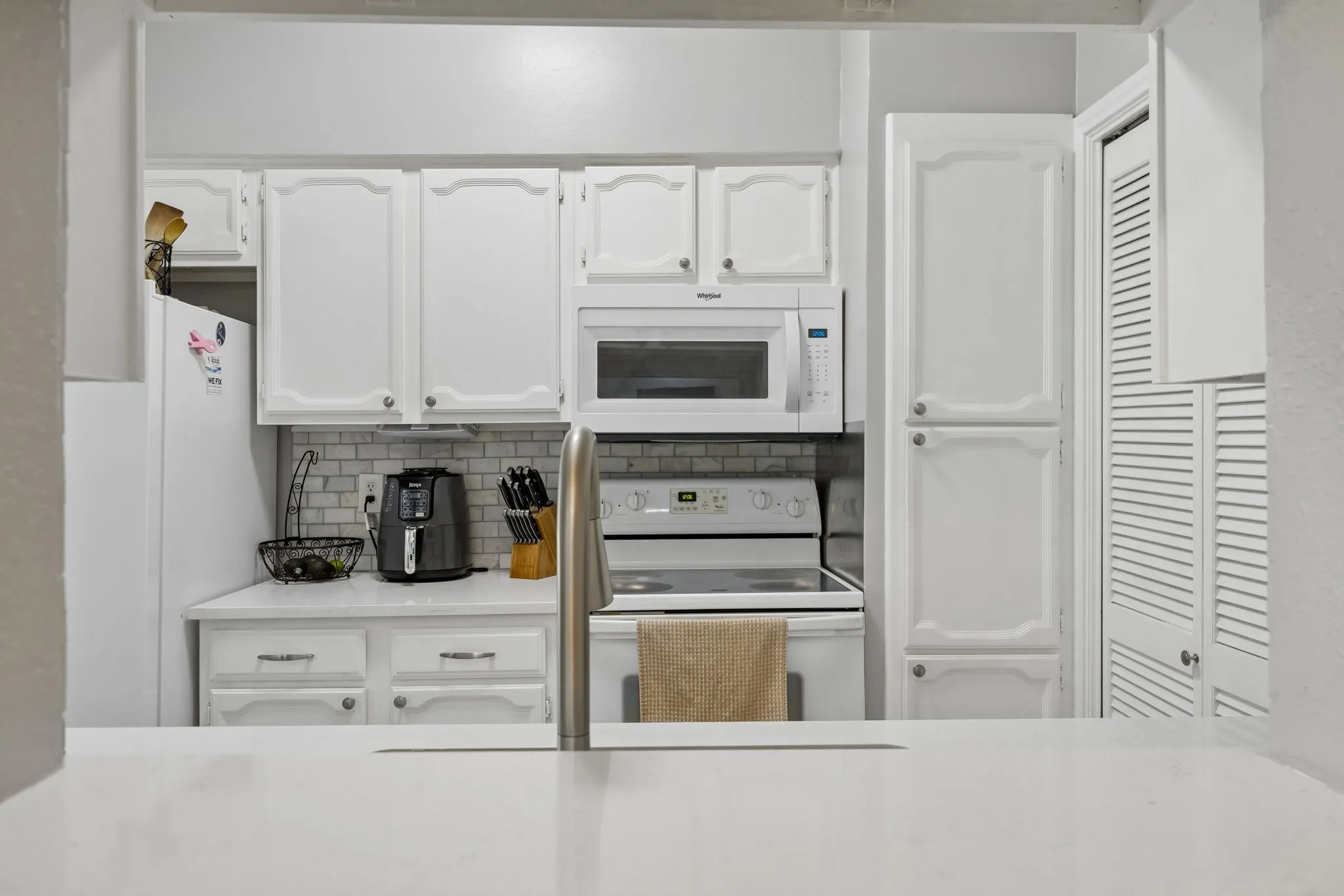 Condominium For Sale in Collin County , 3101 Townbluff Drive 612, Plano, Texas 75075, 2 Bedroom, 2 Bathroom, 1 Garage spaces, 1,028 Sqft, built in 1982, mls#21391716, Real Estate Agent in Plano, Homes For Sale in Collin county, Homes For Sale in Plano, Realtor in Plano Texas, Real Estate Brokerage Independent Realty Texas, Luminita Cordes Realtor