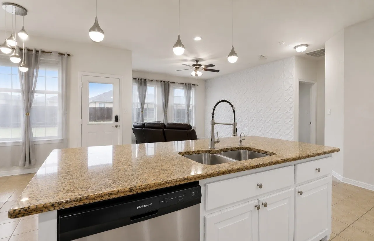 Single Family Residence For Sale in Denton County , 320 Grassland Drive, Denton, Texas 76210, 4 Bedroom, 2 Bathroom, 2 Garage spaces, 1,656 Sqft, built in 2018, mls#21414381, Real Estate Agent in Denton, Homes For Sale in Denton county, Homes For Sale in Denton, Realtor in Denton Texas, Real Estate Brokerage Independent Realty Texas, Luminita Cordes Realtor