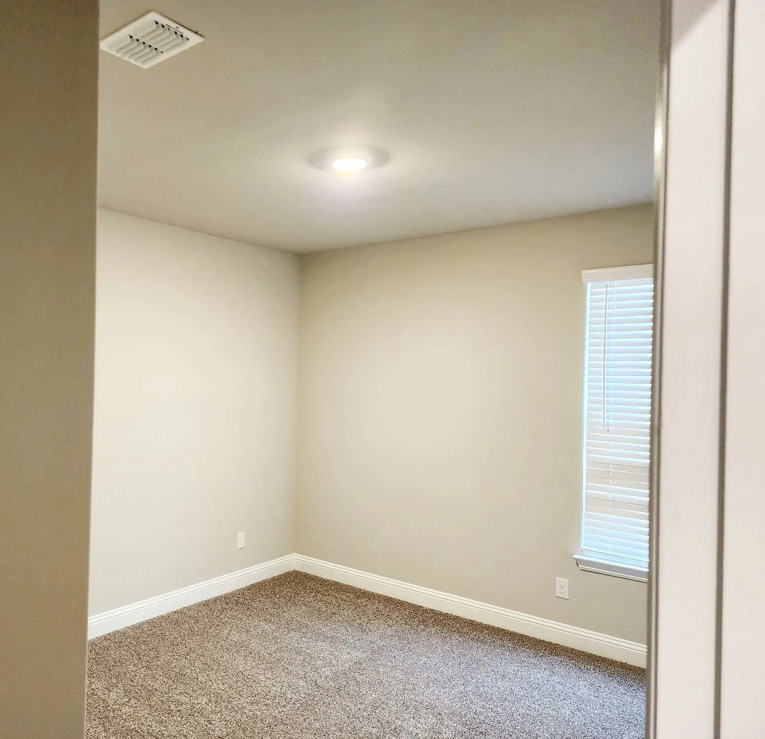 Single Family Residence For Sale in Denton County , 2320 Ruff Road, Denton, Texas 76205, 4 Bedroom, 2 Bathroom, 2 Garage spaces, 1,875 Sqft, built in 2022, mls#21414386, Real Estate Agent in Denton, Homes For Sale in Denton county, Homes For Sale in Denton, Realtor in Denton Texas, Real Estate Brokerage Independent Realty Texas, Luminita Cordes Realtor