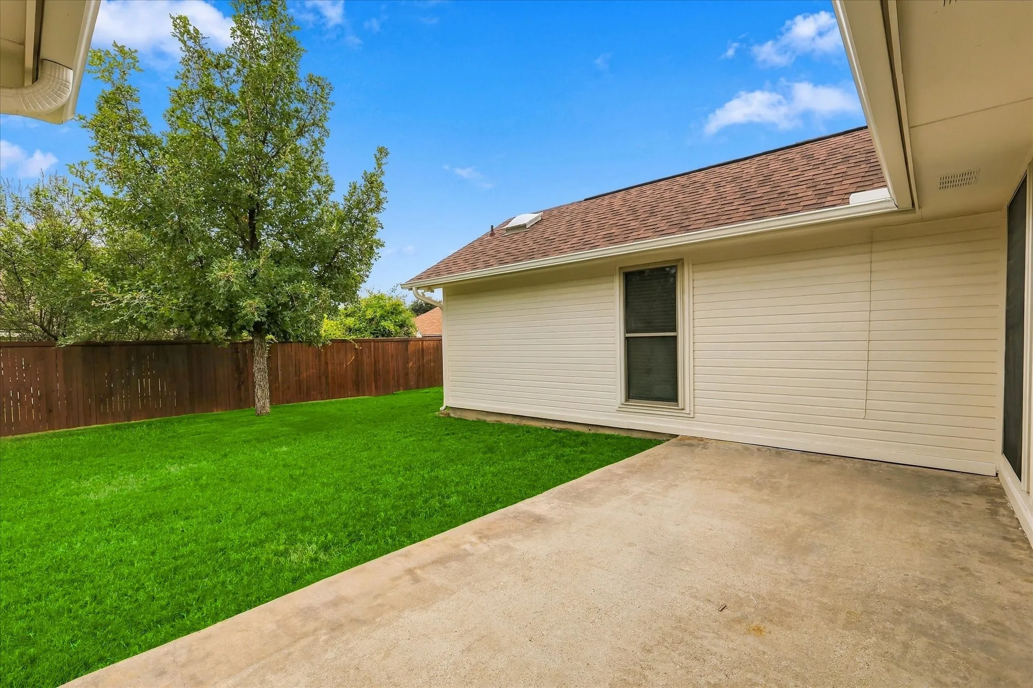 Single Family Residence For Sale in Denton County , 5216 Gaelic Court, Denton, Texas 76208, 3 Bedroom, 2 Bathroom, 2 Garage spaces, 1,396 Sqft, built in 1987, mls#21412003, Real Estate Agent in Denton, Homes For Sale in Denton county, Homes For Sale in Denton, Realtor in Denton Texas, Real Estate Brokerage Independent Realty Texas, Luminita Cordes Realtor
