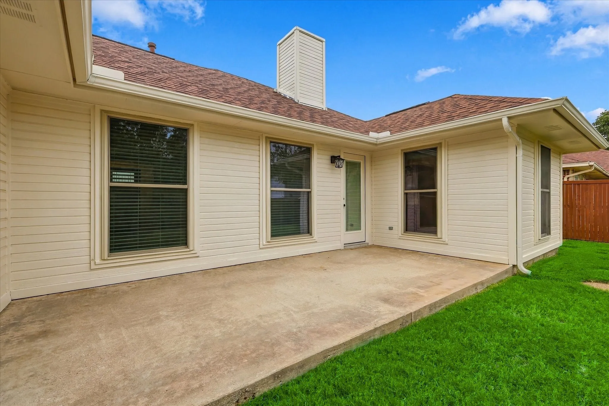 Single Family Residence For Sale in Denton County , 5216 Gaelic Court, Denton, Texas 76208, 3 Bedroom, 2 Bathroom, 2 Garage spaces, 1,396 Sqft, built in 1987, mls#21412003, Real Estate Agent in Denton, Homes For Sale in Denton county, Homes For Sale in Denton, Realtor in Denton Texas, Real Estate Brokerage Independent Realty Texas, Luminita Cordes Realtor