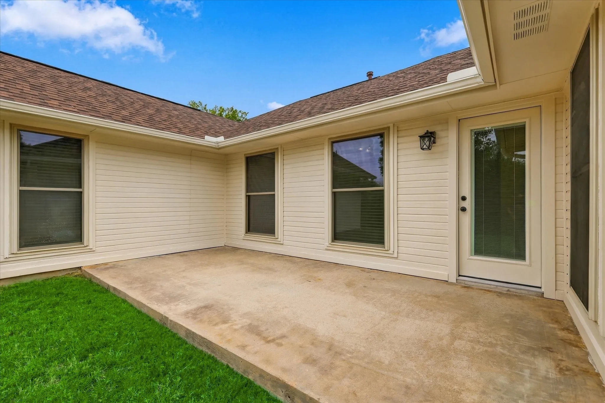 Single Family Residence For Sale in Denton County , 5216 Gaelic Court, Denton, Texas 76208, 3 Bedroom, 2 Bathroom, 2 Garage spaces, 1,396 Sqft, built in 1987, mls#21412003, Real Estate Agent in Denton, Homes For Sale in Denton county, Homes For Sale in Denton, Realtor in Denton Texas, Real Estate Brokerage Independent Realty Texas, Luminita Cordes Realtor