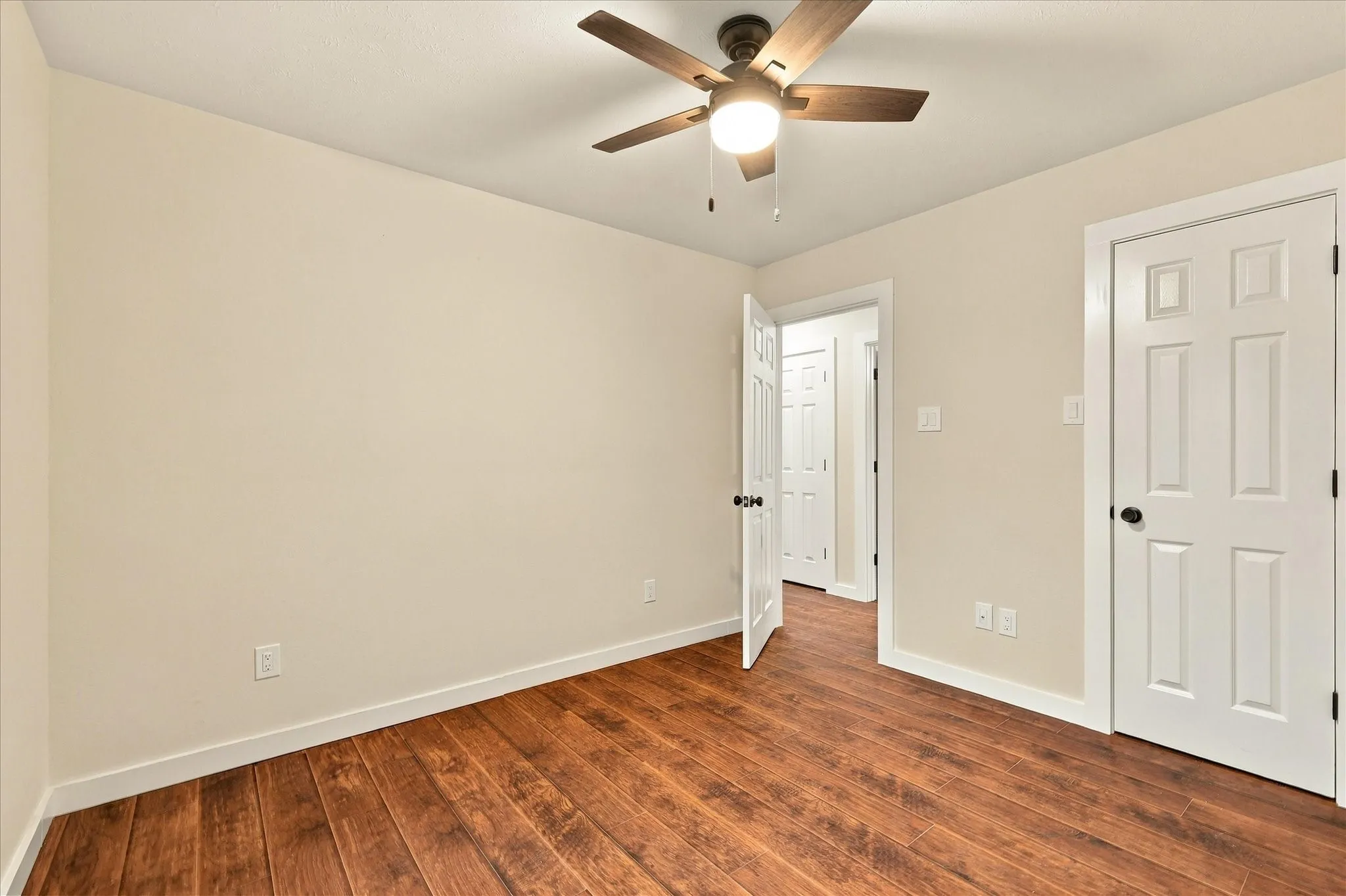 Single Family Residence For Sale in Denton County , 5216 Gaelic Court, Denton, Texas 76208, 3 Bedroom, 2 Bathroom, 2 Garage spaces, 1,396 Sqft, built in 1987, mls#21412003, Real Estate Agent in Denton, Homes For Sale in Denton county, Homes For Sale in Denton, Realtor in Denton Texas, Real Estate Brokerage Independent Realty Texas, Luminita Cordes Realtor
