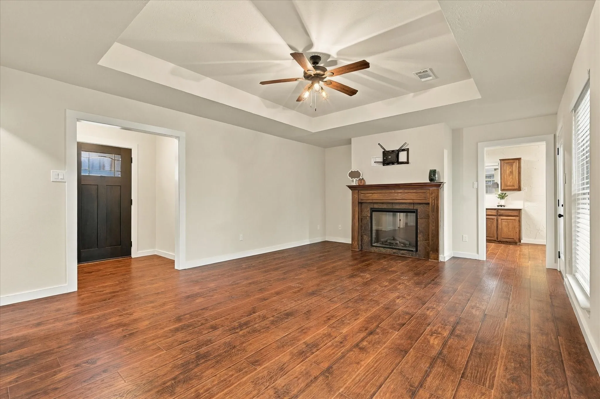 Single Family Residence For Sale in Denton County , 5216 Gaelic Court, Denton, Texas 76208, 3 Bedroom, 2 Bathroom, 2 Garage spaces, 1,396 Sqft, built in 1987, mls#21412003, Real Estate Agent in Denton, Homes For Sale in Denton county, Homes For Sale in Denton, Realtor in Denton Texas, Real Estate Brokerage Independent Realty Texas, Luminita Cordes Realtor