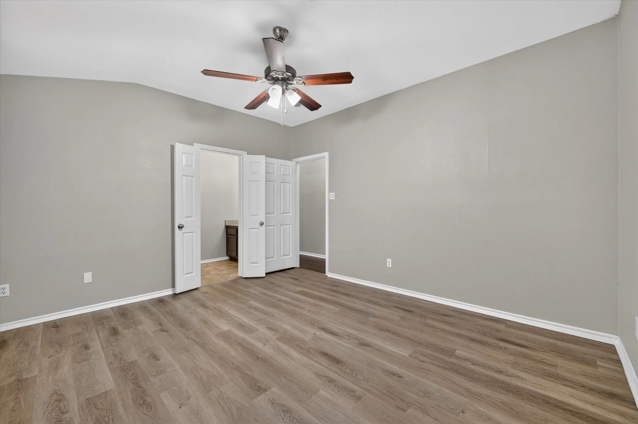 Single Family Residence For Sale in Tarrant County , 8809 Highland Orchard Drive, Fort Worth, Texas 76179, 3 Bedroom, 2 Bathroom, 2 Garage spaces, 1,451 Sqft, built in 2005, mls#21414260, Real Estate Agent in Fort Worth, Homes For Sale in Tarrant county, Homes For Sale in Fort Worth, Realtor in Fort Worth Texas, Real Estate Brokerage Independent Realty Texas, Luminita Cordes Realtor