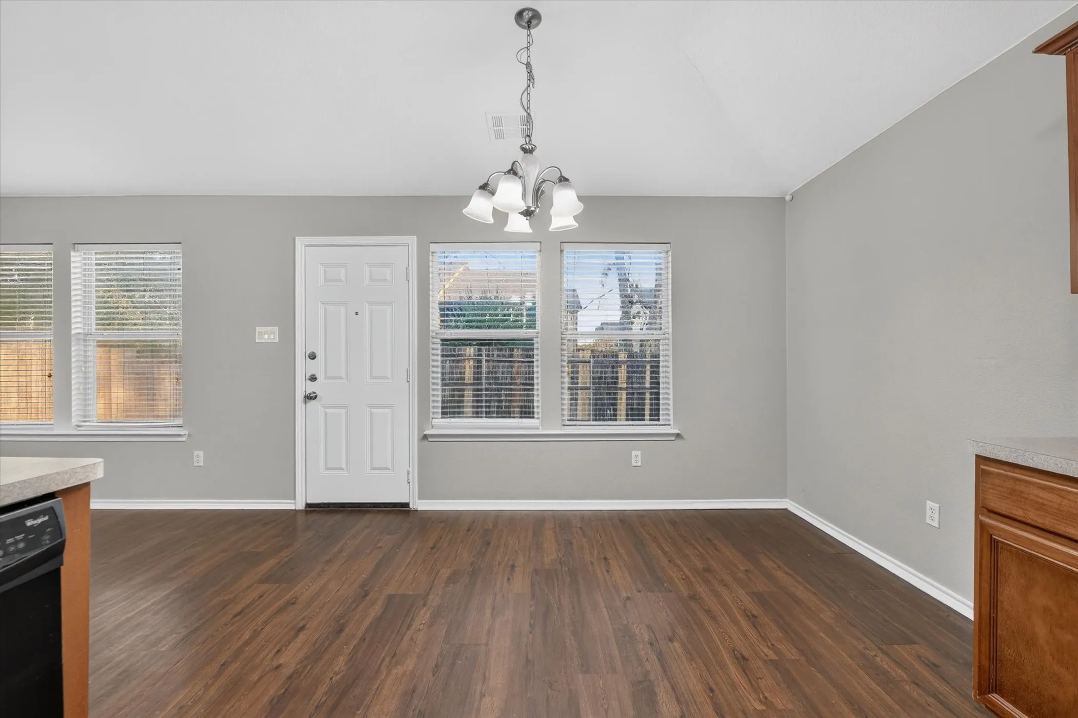 Single Family Residence For Sale in Tarrant County , 8809 Highland Orchard Drive, Fort Worth, Texas 76179, 3 Bedroom, 2 Bathroom, 2 Garage spaces, 1,451 Sqft, built in 2005, mls#21414260, Real Estate Agent in Fort Worth, Homes For Sale in Tarrant county, Homes For Sale in Fort Worth, Realtor in Fort Worth Texas, Real Estate Brokerage Independent Realty Texas, Luminita Cordes Realtor