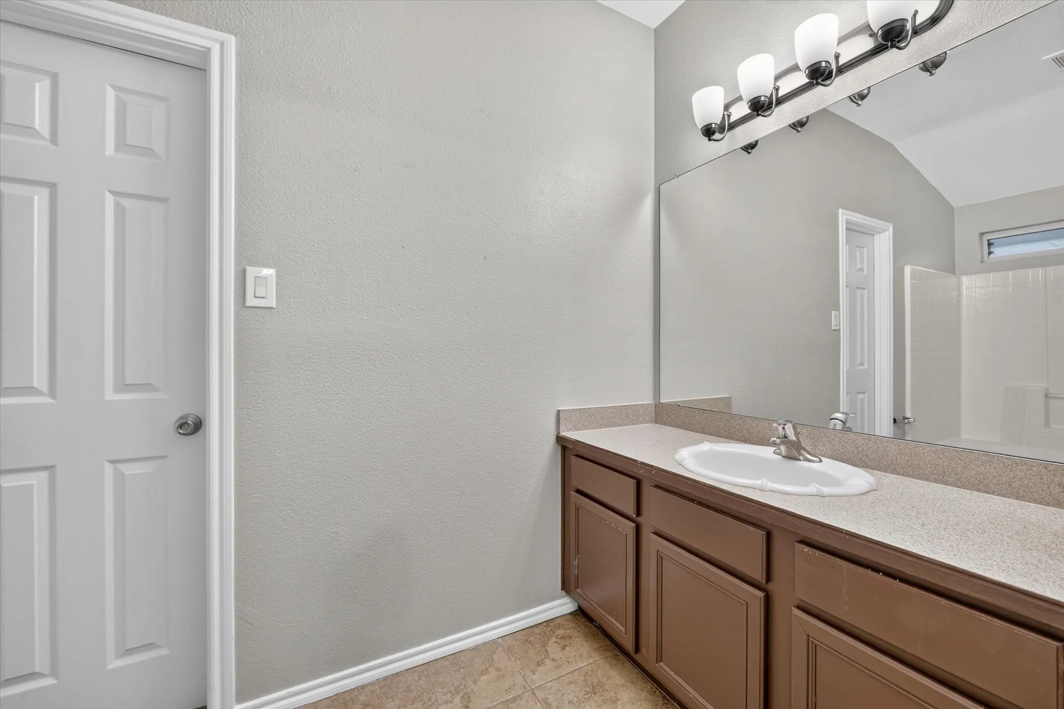 Single Family Residence For Sale in Tarrant County , 8809 Highland Orchard Drive, Fort Worth, Texas 76179, 3 Bedroom, 2 Bathroom, 2 Garage spaces, 1,451 Sqft, built in 2005, mls#21414260, Real Estate Agent in Fort Worth, Homes For Sale in Tarrant county, Homes For Sale in Fort Worth, Realtor in Fort Worth Texas, Real Estate Brokerage Independent Realty Texas, Luminita Cordes Realtor