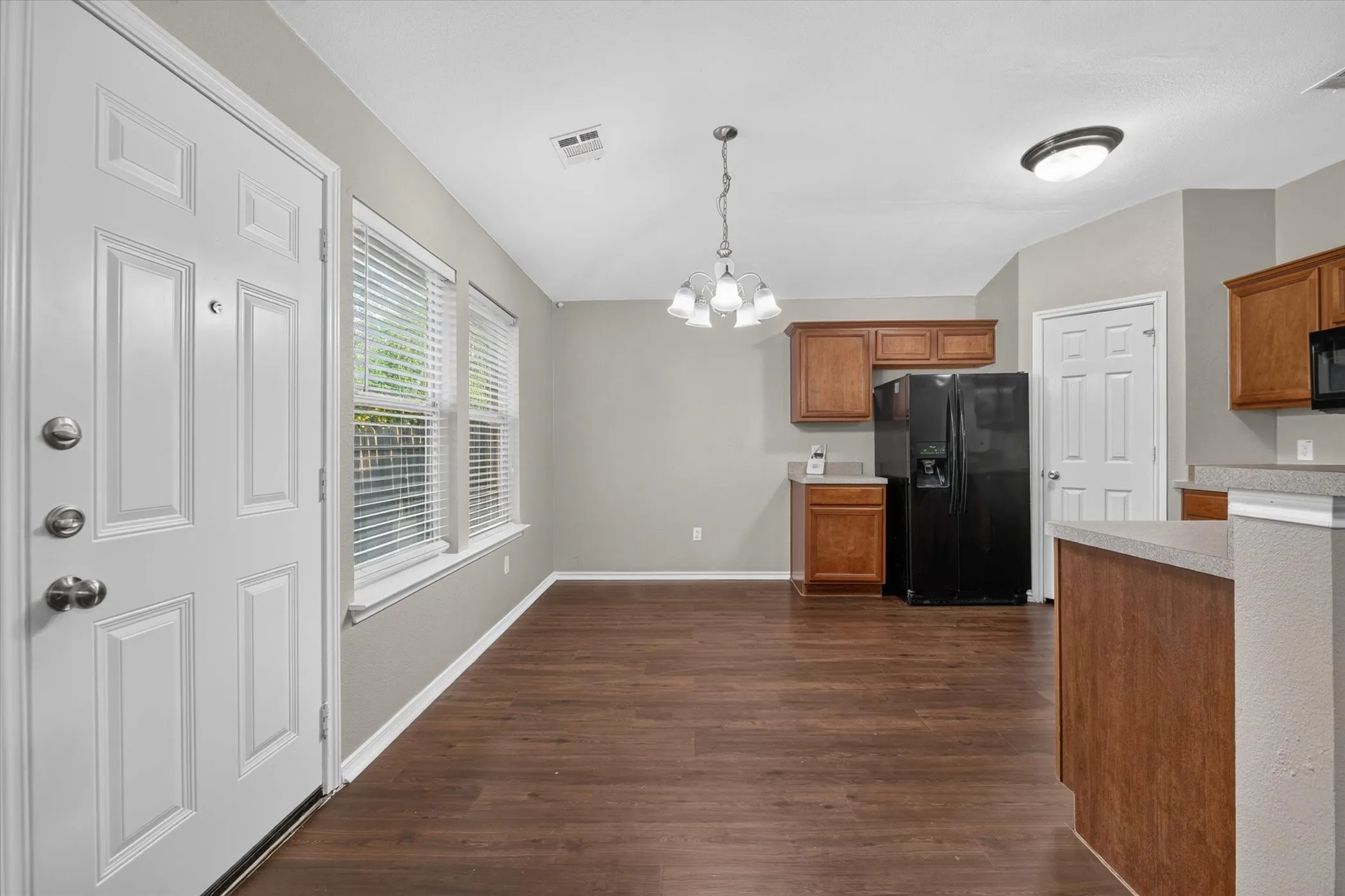 Single Family Residence For Sale in Tarrant County , 8809 Highland Orchard Drive, Fort Worth, Texas 76179, 3 Bedroom, 2 Bathroom, 2 Garage spaces, 1,451 Sqft, built in 2005, mls#21414260, Real Estate Agent in Fort Worth, Homes For Sale in Tarrant county, Homes For Sale in Fort Worth, Realtor in Fort Worth Texas, Real Estate Brokerage Independent Realty Texas, Luminita Cordes Realtor