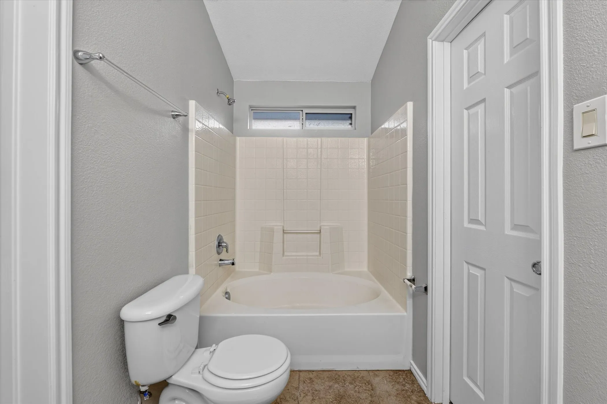 Single Family Residence For Sale in Tarrant County , 8809 Highland Orchard Drive, Fort Worth, Texas 76179, 3 Bedroom, 2 Bathroom, 2 Garage spaces, 1,451 Sqft, built in 2005, mls#21414260, Real Estate Agent in Fort Worth, Homes For Sale in Tarrant county, Homes For Sale in Fort Worth, Realtor in Fort Worth Texas, Real Estate Brokerage Independent Realty Texas, Luminita Cordes Realtor