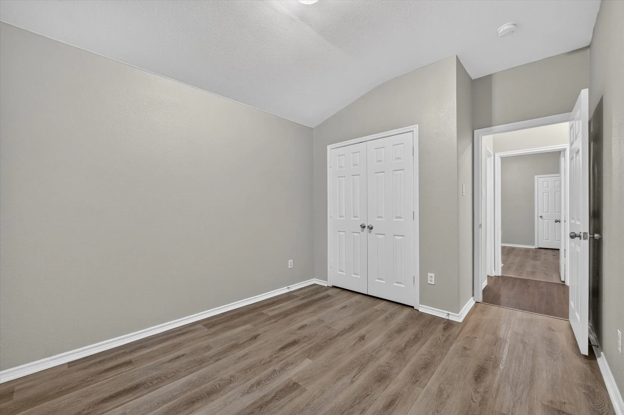 Single Family Residence For Sale in Tarrant County , 8809 Highland Orchard Drive, Fort Worth, Texas 76179, 3 Bedroom, 2 Bathroom, 2 Garage spaces, 1,451 Sqft, built in 2005, mls#21414260, Real Estate Agent in Fort Worth, Homes For Sale in Tarrant county, Homes For Sale in Fort Worth, Realtor in Fort Worth Texas, Real Estate Brokerage Independent Realty Texas, Luminita Cordes Realtor