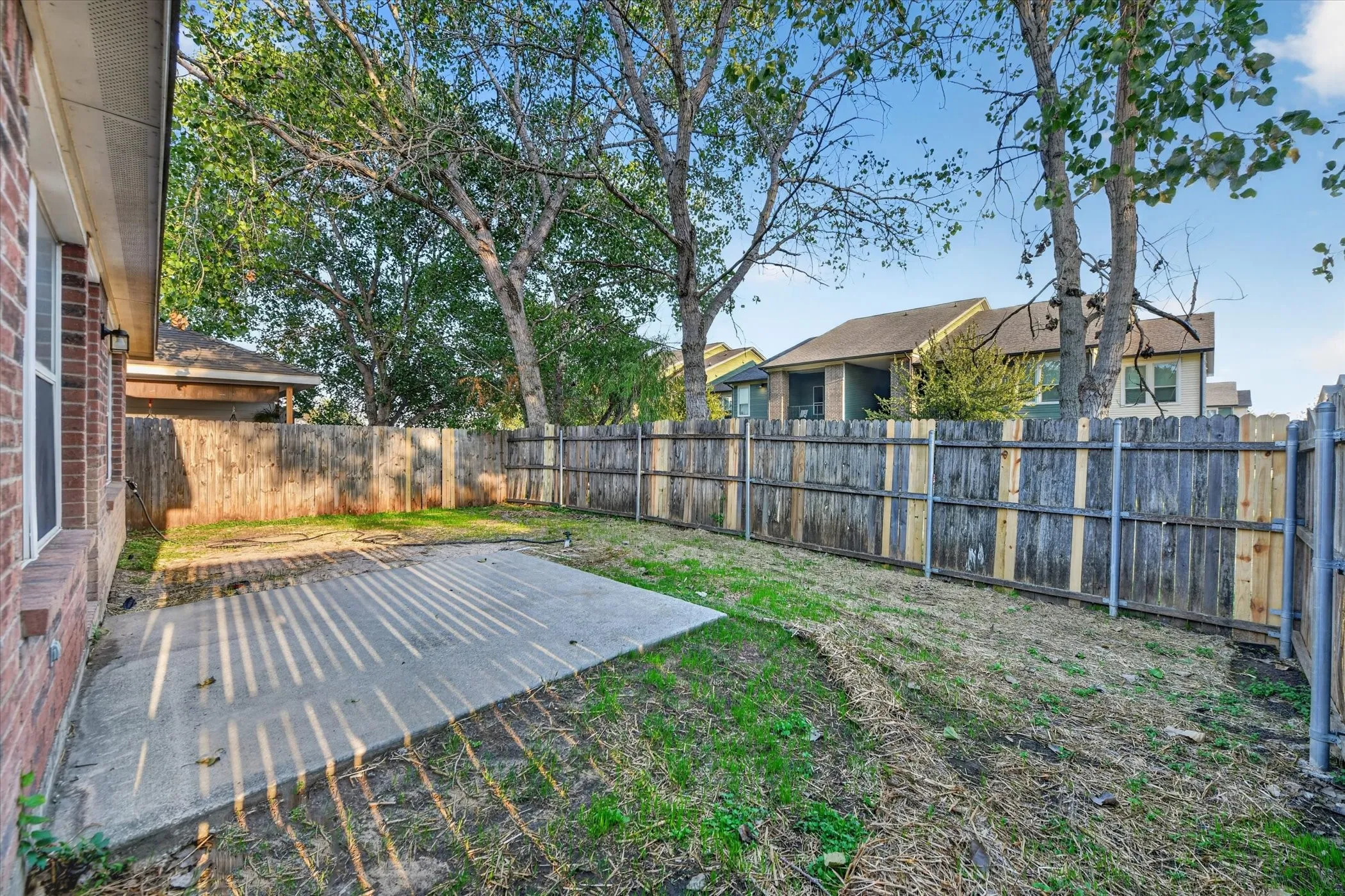 Single Family Residence For Sale in Tarrant County , 8809 Highland Orchard Drive, Fort Worth, Texas 76179, 3 Bedroom, 2 Bathroom, 2 Garage spaces, 1,451 Sqft, built in 2005, mls#21414260, Real Estate Agent in Fort Worth, Homes For Sale in Tarrant county, Homes For Sale in Fort Worth, Realtor in Fort Worth Texas, Real Estate Brokerage Independent Realty Texas, Luminita Cordes Realtor