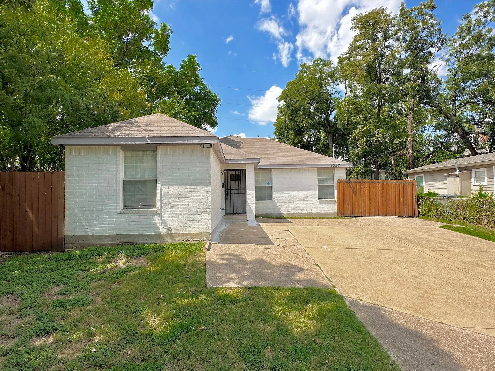 Single Family Residence For Rent