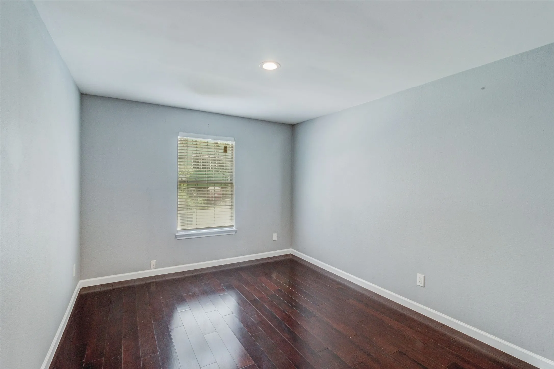 Single Family Residence For Rent in Dallas County , 2327 Arroyo Avenue, Dallas, Texas 75219, 3 Bedroom, 2 Bathroom, Garage spaces, 1,509 Sqft, built in 2001, mls#21412006, Real Estate Agent in Dallas, Homes For Rent in Dallas county, Homes For Rent in Dallas, Realtor in Dallas Texas, Real Estate Brokerage Independent Realty Texas, Luminita Cordes Realtor