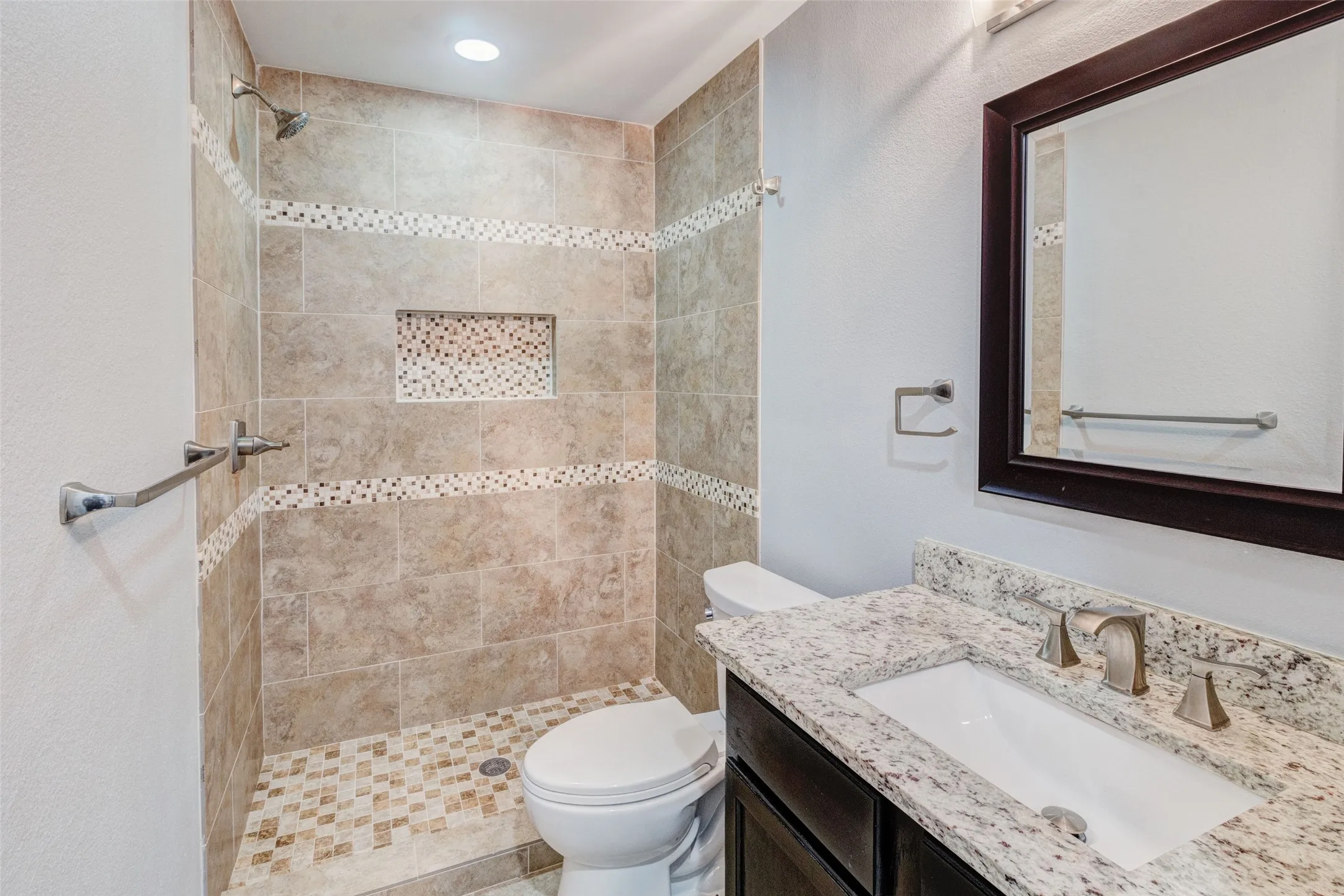 Single Family Residence For Rent in Dallas County , 2327 Arroyo Avenue, Dallas, Texas 75219, 3 Bedroom, 2 Bathroom, Garage spaces, 1,509 Sqft, built in 2001, mls#21412006, Real Estate Agent in Dallas, Homes For Rent in Dallas county, Homes For Rent in Dallas, Realtor in Dallas Texas, Real Estate Brokerage Independent Realty Texas, Luminita Cordes Realtor