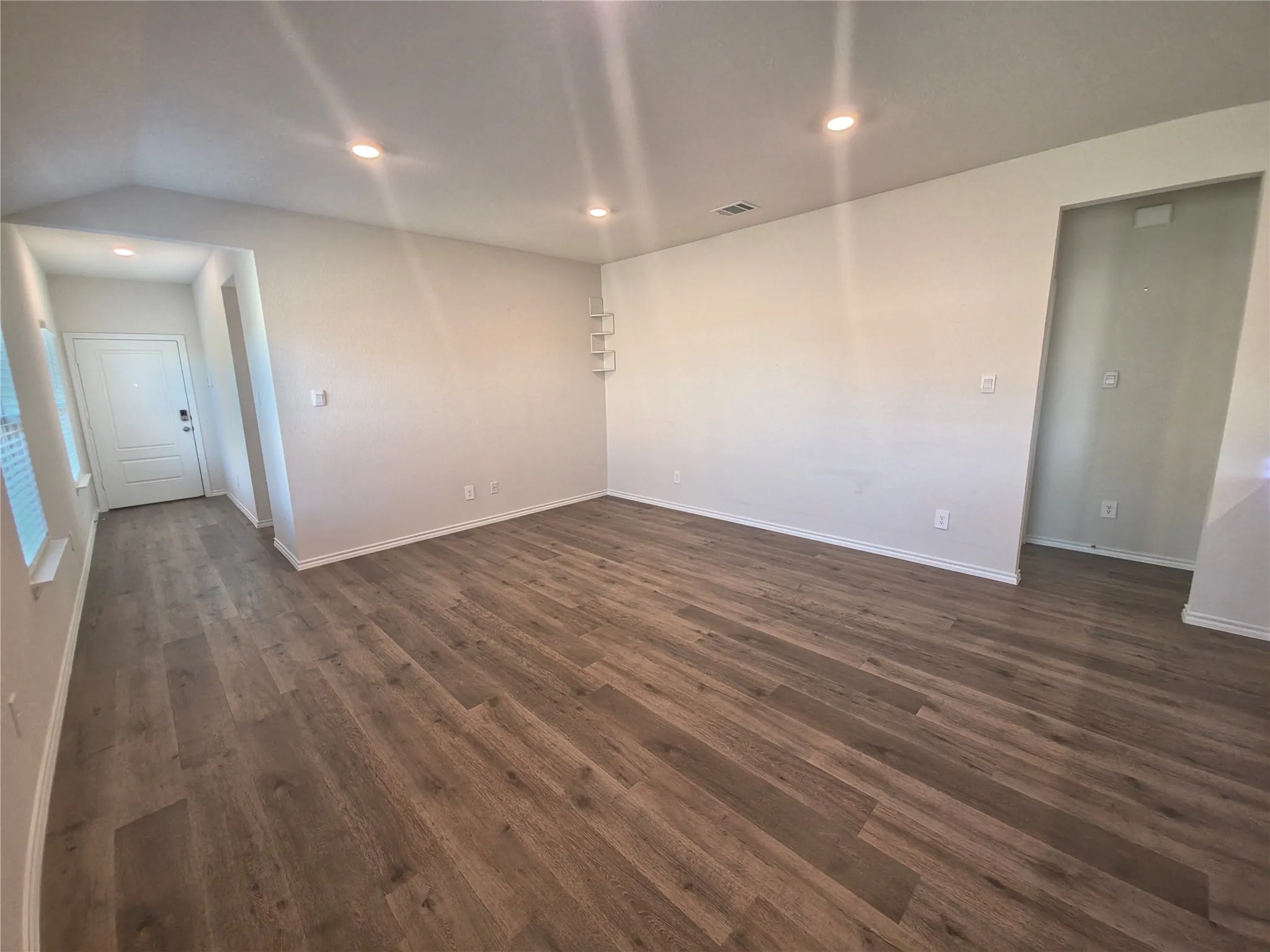 Single Family Residence For Rent in Dallas County , 915 Presleigh Drive, Dallas, Texas 75253, 3 Bedroom, 2 Bathroom, 2 Garage spaces, 1,565 Sqft, built in 2023, mls#21414071, Real Estate Agent in Dallas, Homes For Rent in Dallas county, Homes For Rent in Dallas, Realtor in Dallas Texas, Real Estate Brokerage Independent Realty Texas, Luminita Cordes Realtor