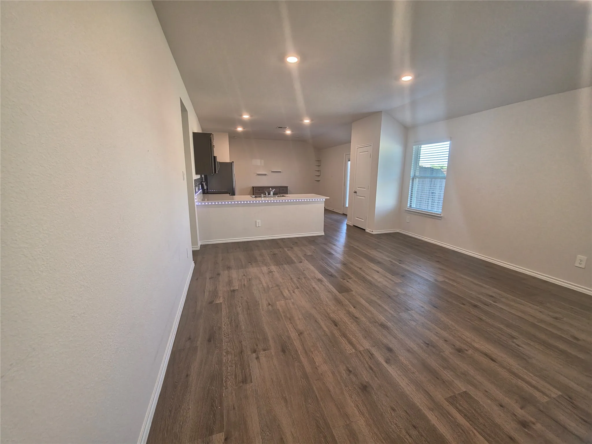Single Family Residence For Rent in Dallas County , 915 Presleigh Drive, Dallas, Texas 75253, 3 Bedroom, 2 Bathroom, 2 Garage spaces, 1,565 Sqft, built in 2023, mls#21414071, Real Estate Agent in Dallas, Homes For Rent in Dallas county, Homes For Rent in Dallas, Realtor in Dallas Texas, Real Estate Brokerage Independent Realty Texas, Luminita Cordes Realtor