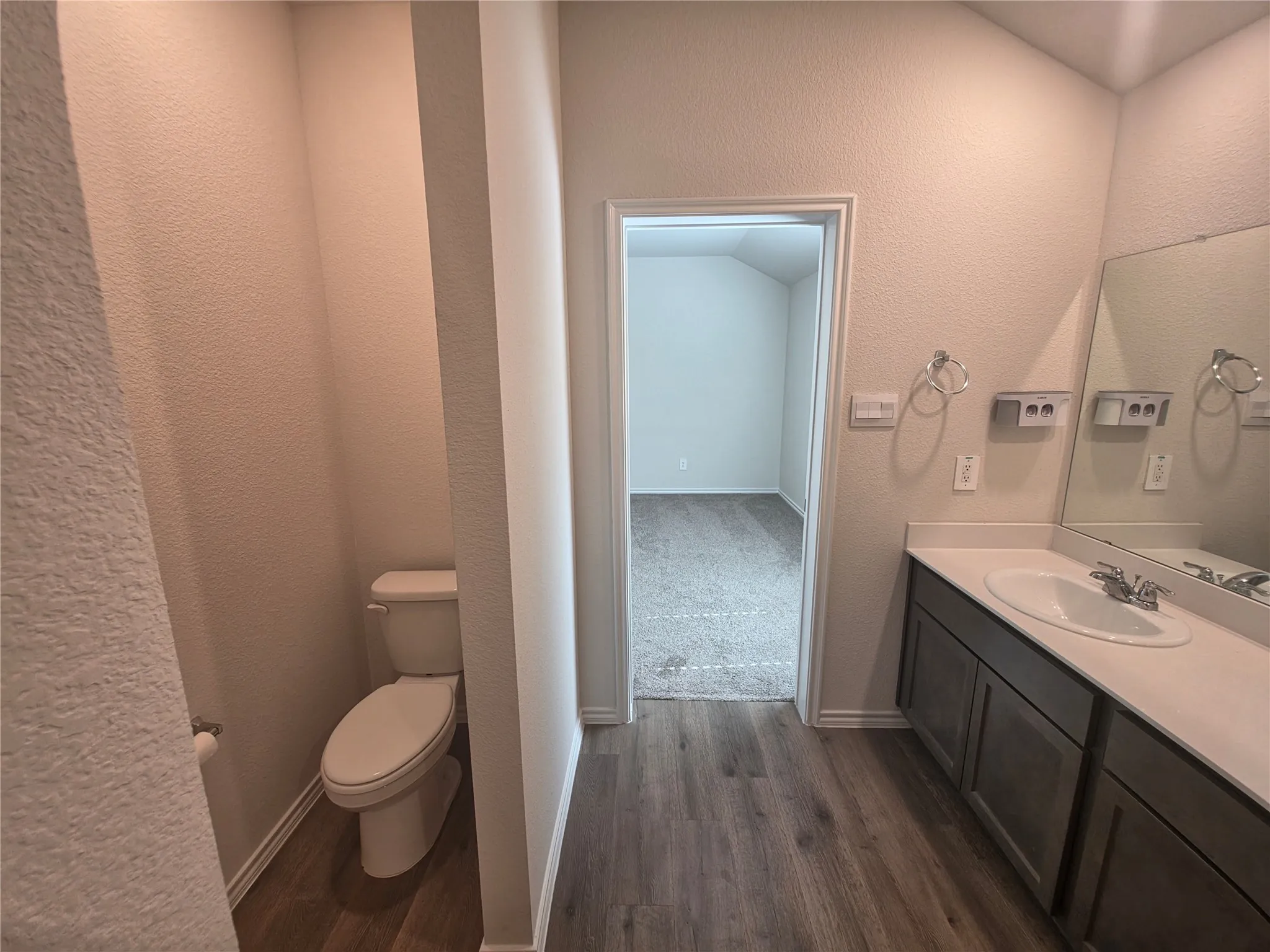 Single Family Residence For Rent in Dallas County , 915 Presleigh Drive, Dallas, Texas 75253, 3 Bedroom, 2 Bathroom, 2 Garage spaces, 1,565 Sqft, built in 2023, mls#21414071, Real Estate Agent in Dallas, Homes For Rent in Dallas county, Homes For Rent in Dallas, Realtor in Dallas Texas, Real Estate Brokerage Independent Realty Texas, Luminita Cordes Realtor