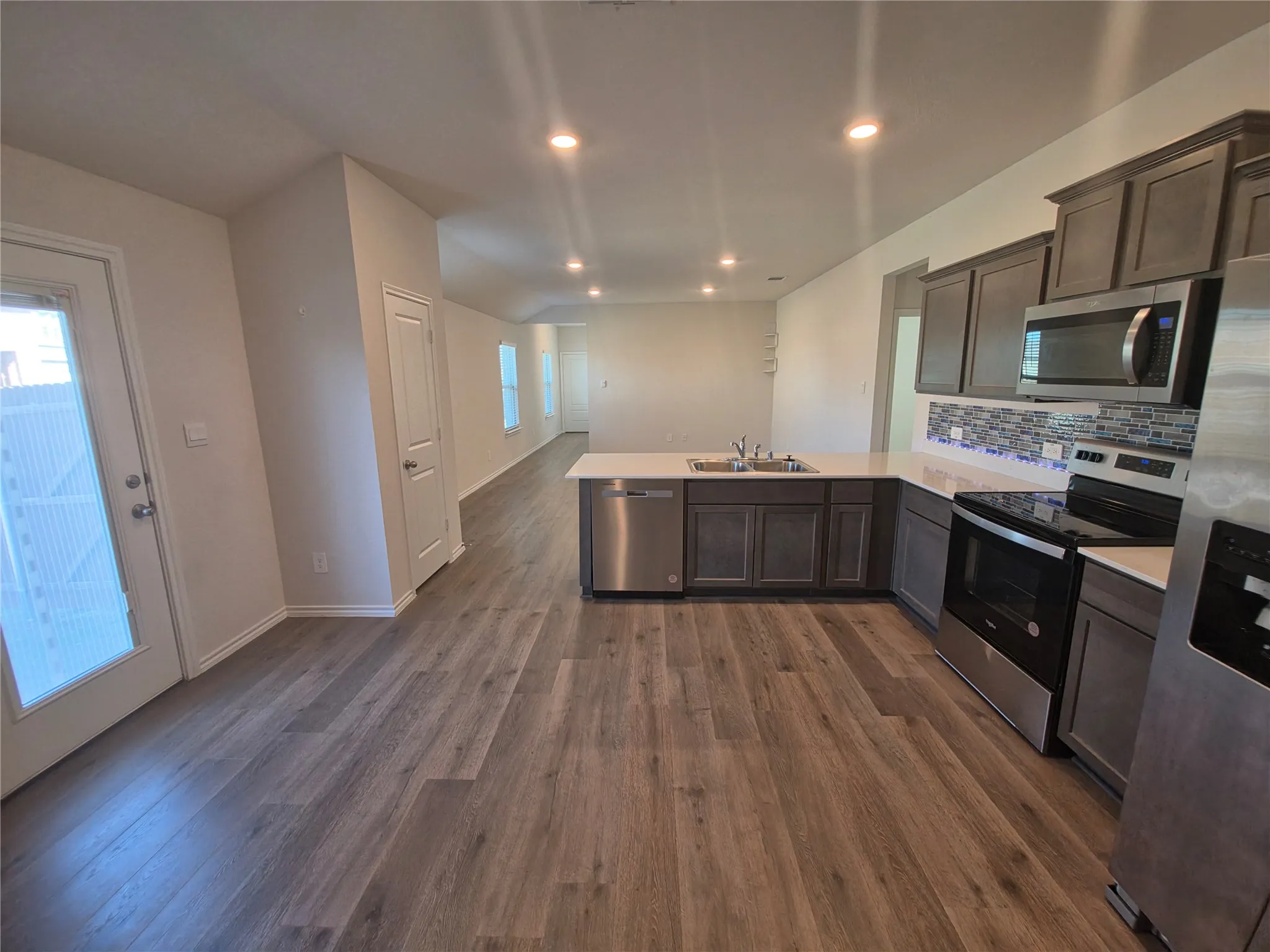 Single Family Residence For Rent in Dallas County , 915 Presleigh Drive, Dallas, Texas 75253, 3 Bedroom, 2 Bathroom, 2 Garage spaces, 1,565 Sqft, built in 2023, mls#21414071, Real Estate Agent in Dallas, Homes For Rent in Dallas county, Homes For Rent in Dallas, Realtor in Dallas Texas, Real Estate Brokerage Independent Realty Texas, Luminita Cordes Realtor