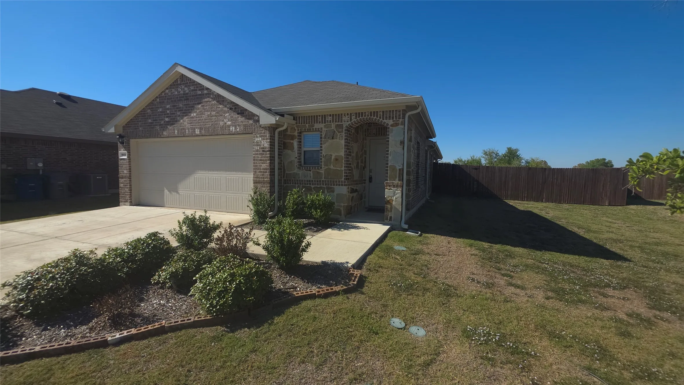 Single Family Residence For Rent in Dallas County , 915 Presleigh Drive, Dallas, Texas 75253, 3 Bedroom, 2 Bathroom, 2 Garage spaces, 1,565 Sqft, built in 2023, mls#21414071, Real Estate Agent in Dallas, Homes For Rent in Dallas county, Homes For Rent in Dallas, Realtor in Dallas Texas, Real Estate Brokerage Independent Realty Texas, Luminita Cordes Realtor