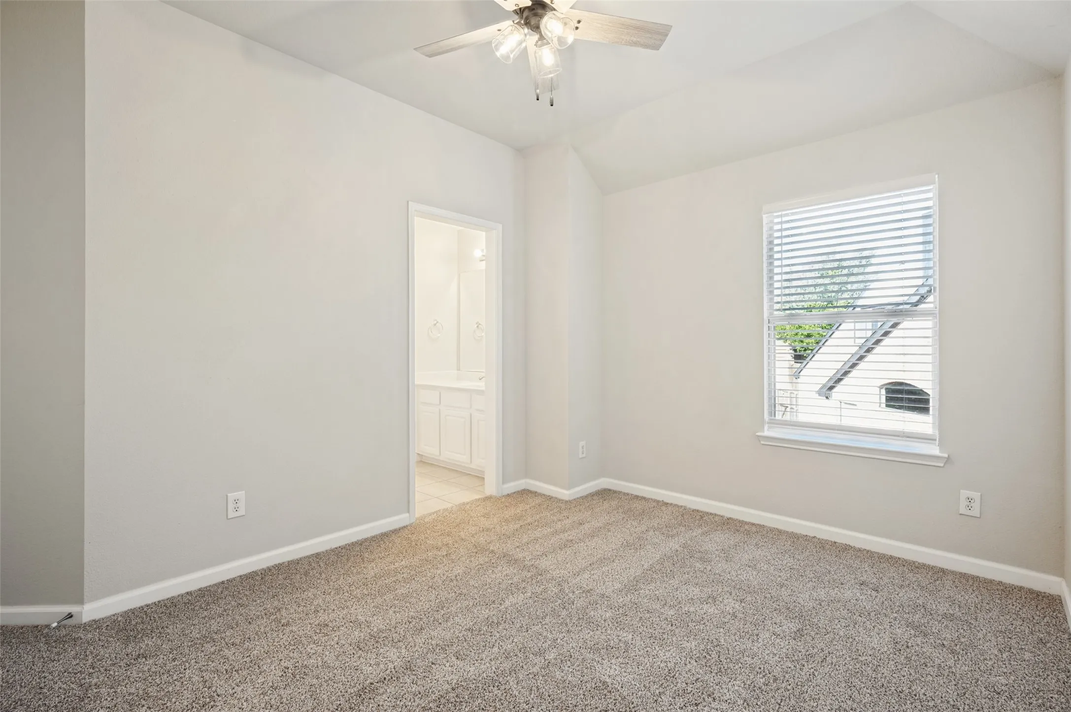 Single Family Residence For Rent in Collin County , 2804 Black Canyon Drive, Mc Kinney, Texas 75072, 4 Bedroom, 3 Bathroom, 2 Garage spaces, 2,488 Sqft, built in 2003, mls#21414385, Real Estate Agent in Mc Kinney, Homes For Rent in Collin county, Homes For Rent in Mc Kinney, Realtor in Mc Kinney Texas, Real Estate Brokerage Independent Realty Texas, Luminita Cordes Realtor
