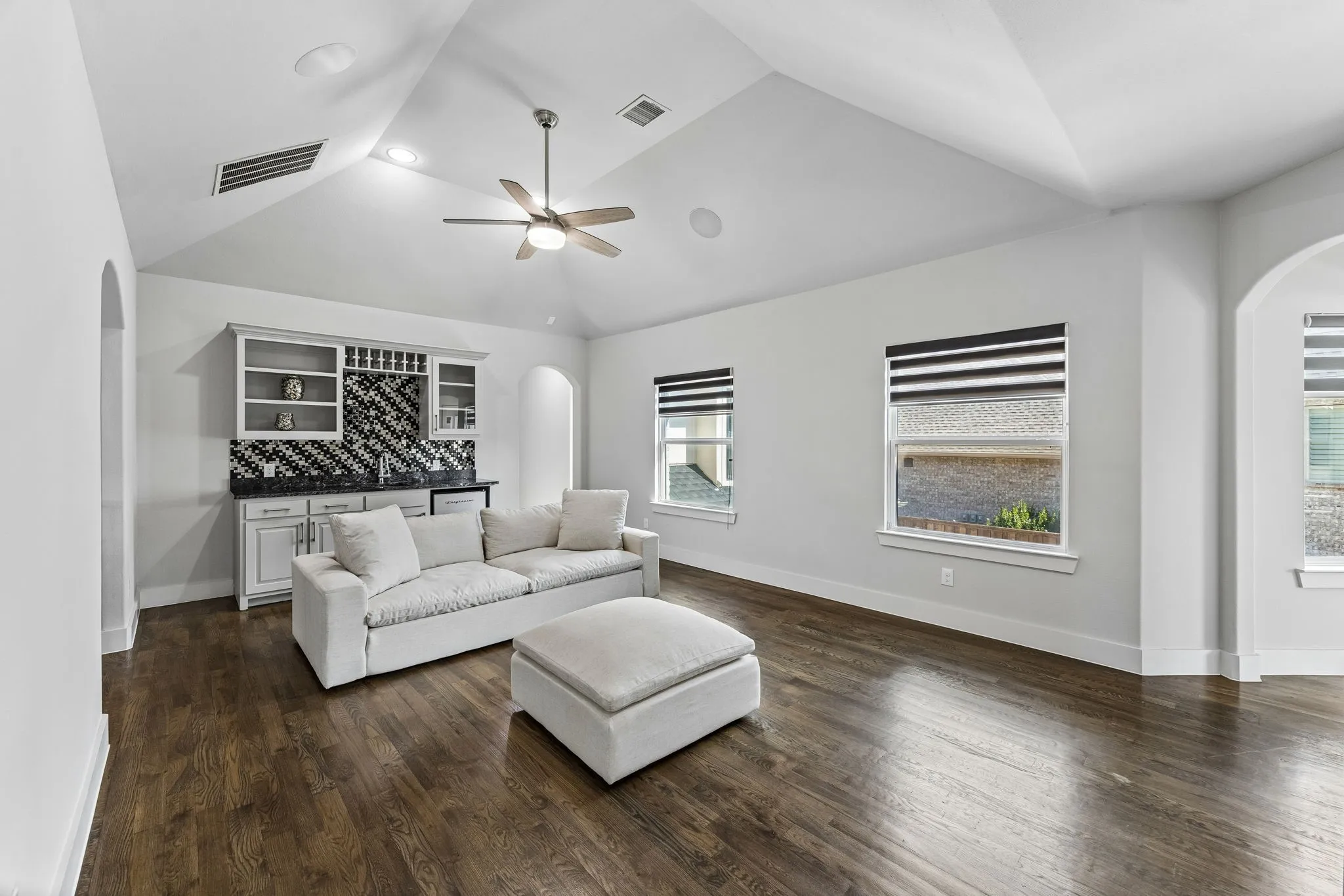 Single Family Residence For Sale in Collin County , 1460 Latigo Court, Prosper, Texas 75078, 6 Bedroom, 6 Bathroom, 3 Garage spaces, 5,864 Sqft, built in 2018, mls#21413786, Real Estate Agent in Prosper, Homes For Sale in Collin county, Homes For Sale in Prosper, Realtor in Prosper Texas, Real Estate Brokerage Independent Realty Texas, Luminita Cordes Realtor