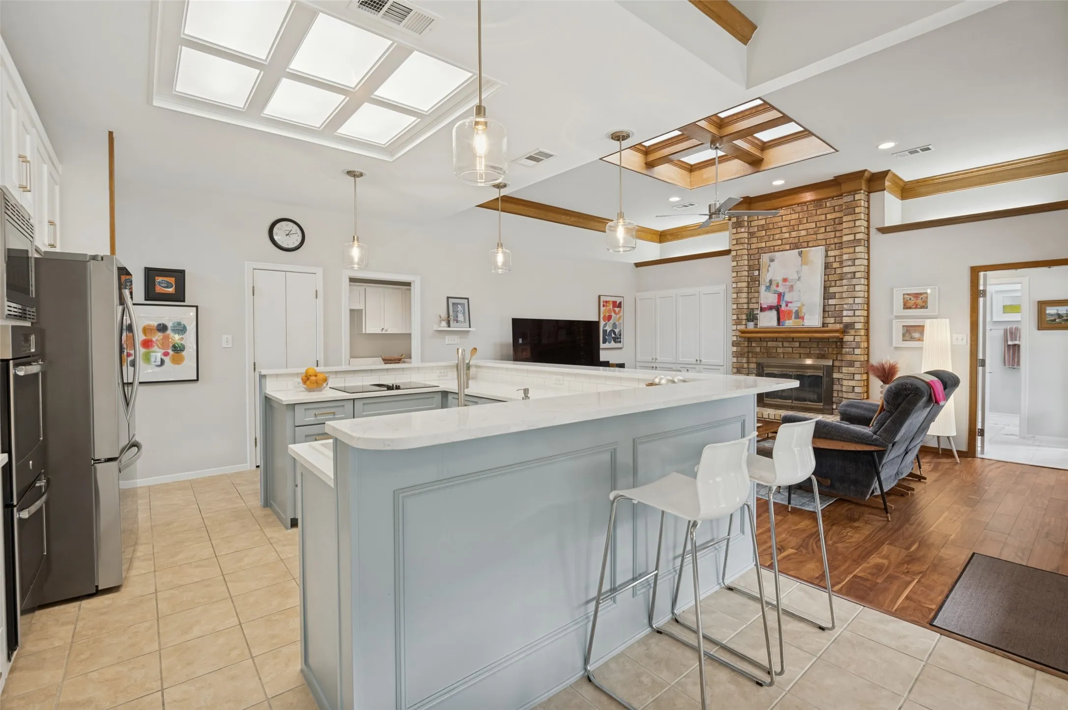Quartz counters and open plan living
