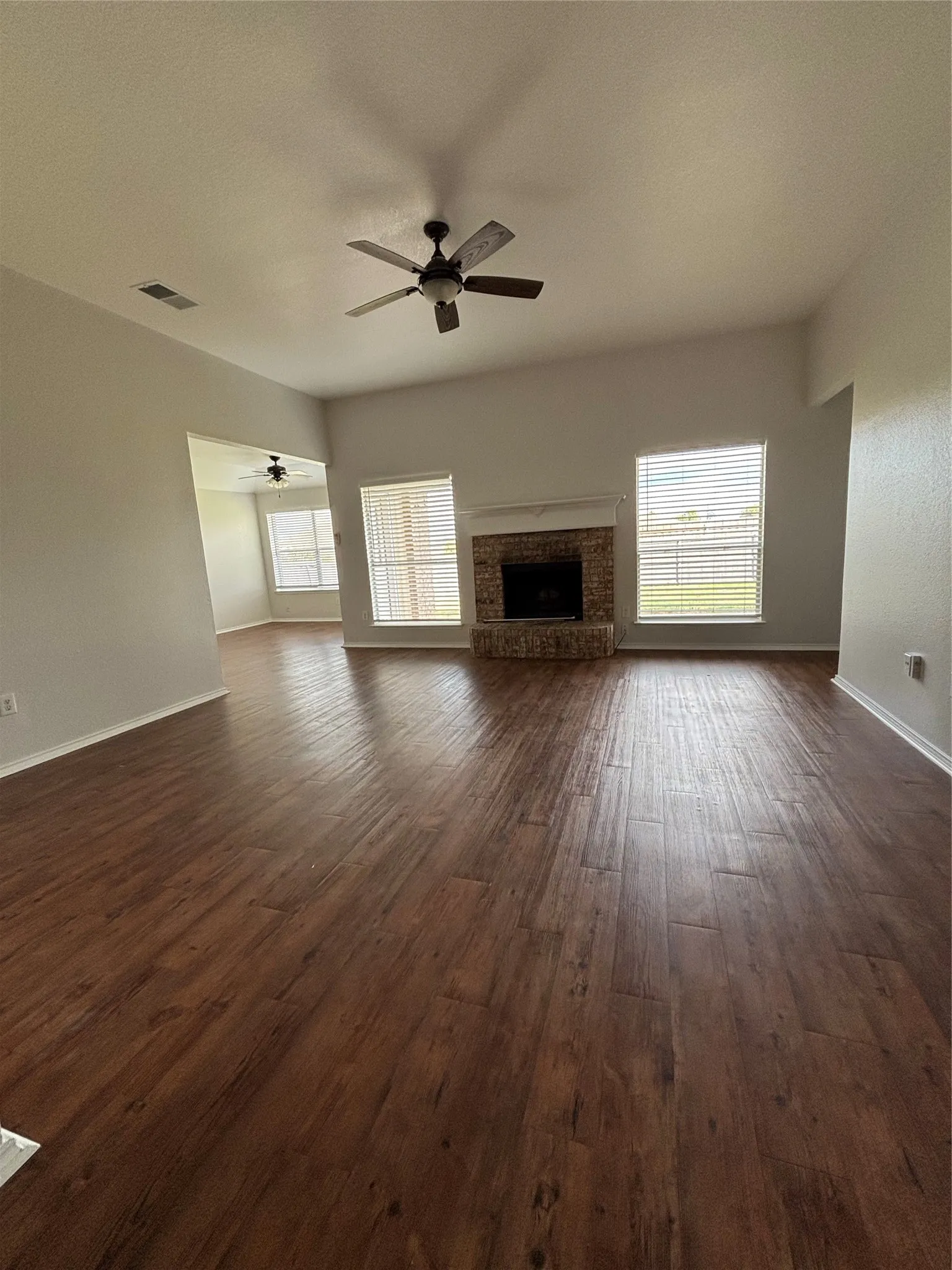 Single Family Residence For Rent in Ellis County , 1321 Yukon, Midlothian, Texas 76065, 3 Bedroom, 2 Bathroom, 2 Garage spaces, 1,597 Sqft, built in 2005, mls#21414463, Real Estate Agent in Midlothian, Homes For Rent in Ellis county, Homes For Rent in Midlothian, Realtor in Midlothian Texas, Real Estate Brokerage Independent Realty Texas, Luminita Cordes Realtor
