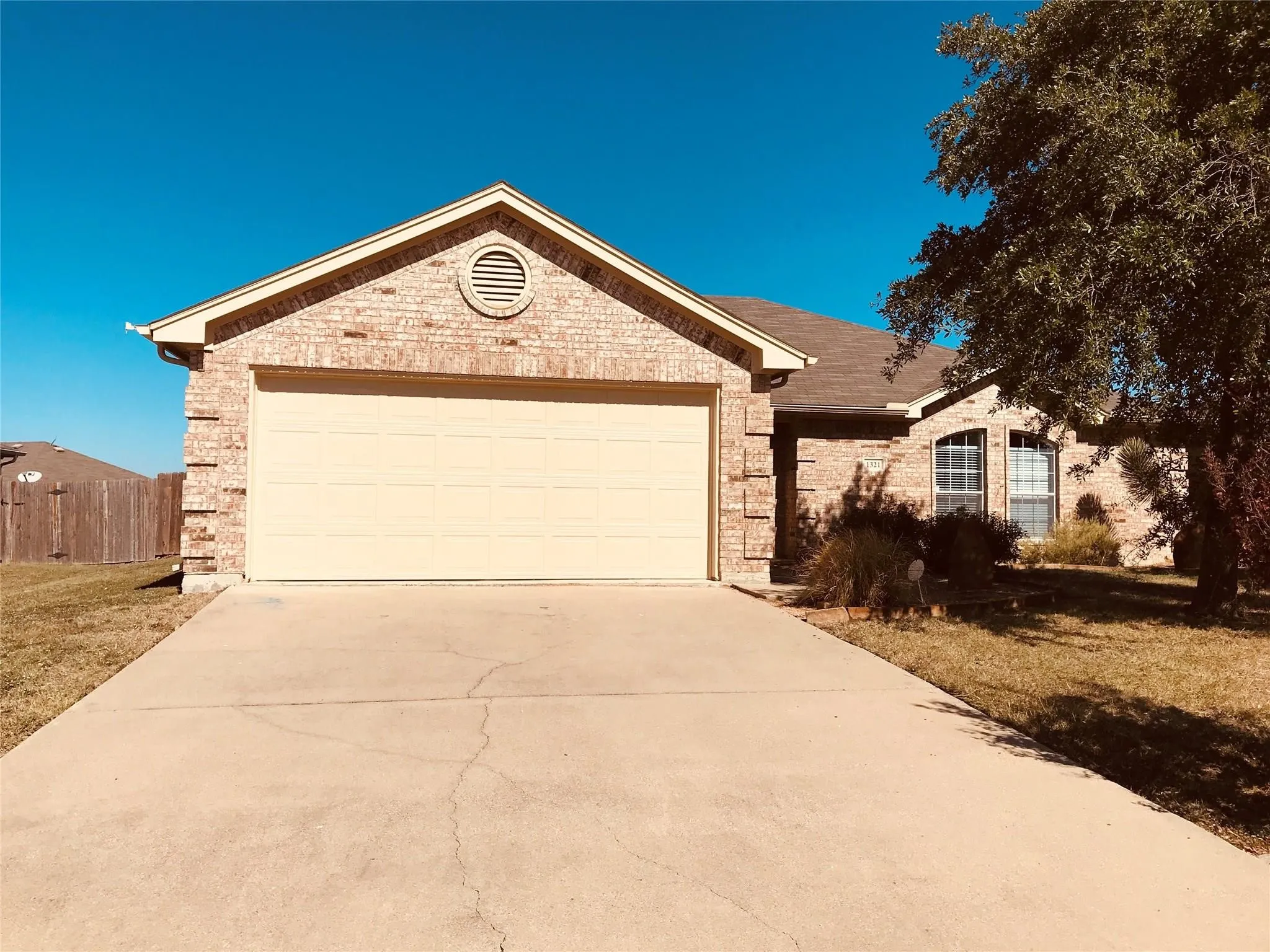Single Family Residence For Rent