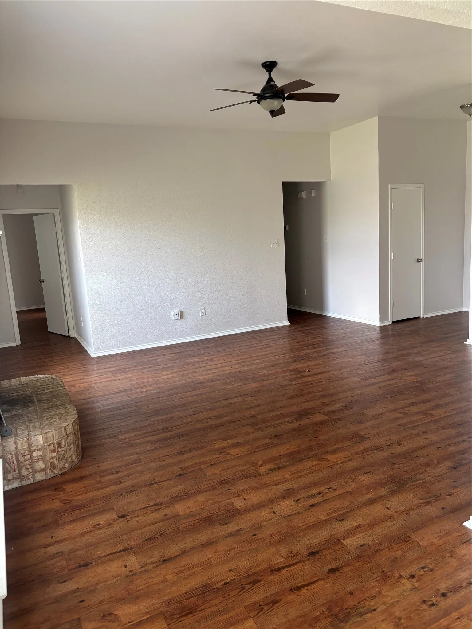 Single Family Residence For Rent in Ellis County , 1321 Yukon, Midlothian, Texas 76065, 3 Bedroom, 2 Bathroom, 2 Garage spaces, 1,597 Sqft, built in 2005, mls#21414463, Real Estate Agent in Midlothian, Homes For Rent in Ellis county, Homes For Rent in Midlothian, Realtor in Midlothian Texas, Real Estate Brokerage Independent Realty Texas, Luminita Cordes Realtor