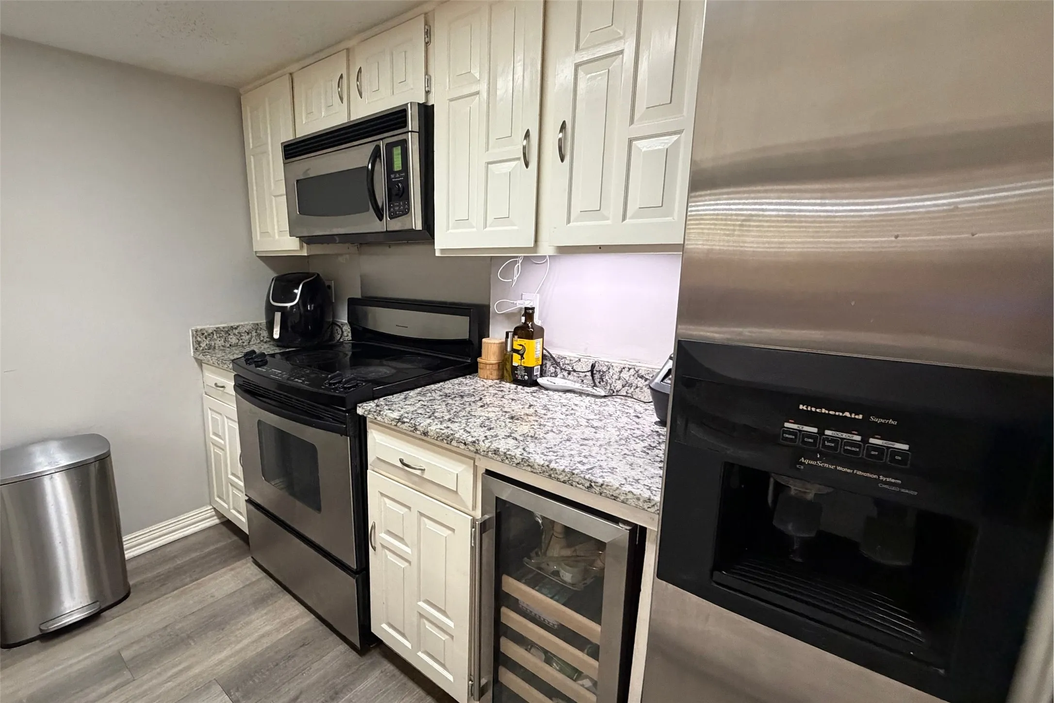 Single Family Residence For Sale in Dallas County , 2994 Buttonwood Drive, Carrollton, Texas 75006, 2 Bedroom, 3 Bathroom, 2 Garage spaces, 1,699 Sqft, built in 1972, mls#21414419, Real Estate Agent in Carrollton, Homes For Sale in Dallas county, Homes For Sale in Carrollton, Realtor in Carrollton Texas, Real Estate Brokerage Independent Realty Texas, Luminita Cordes Realtor