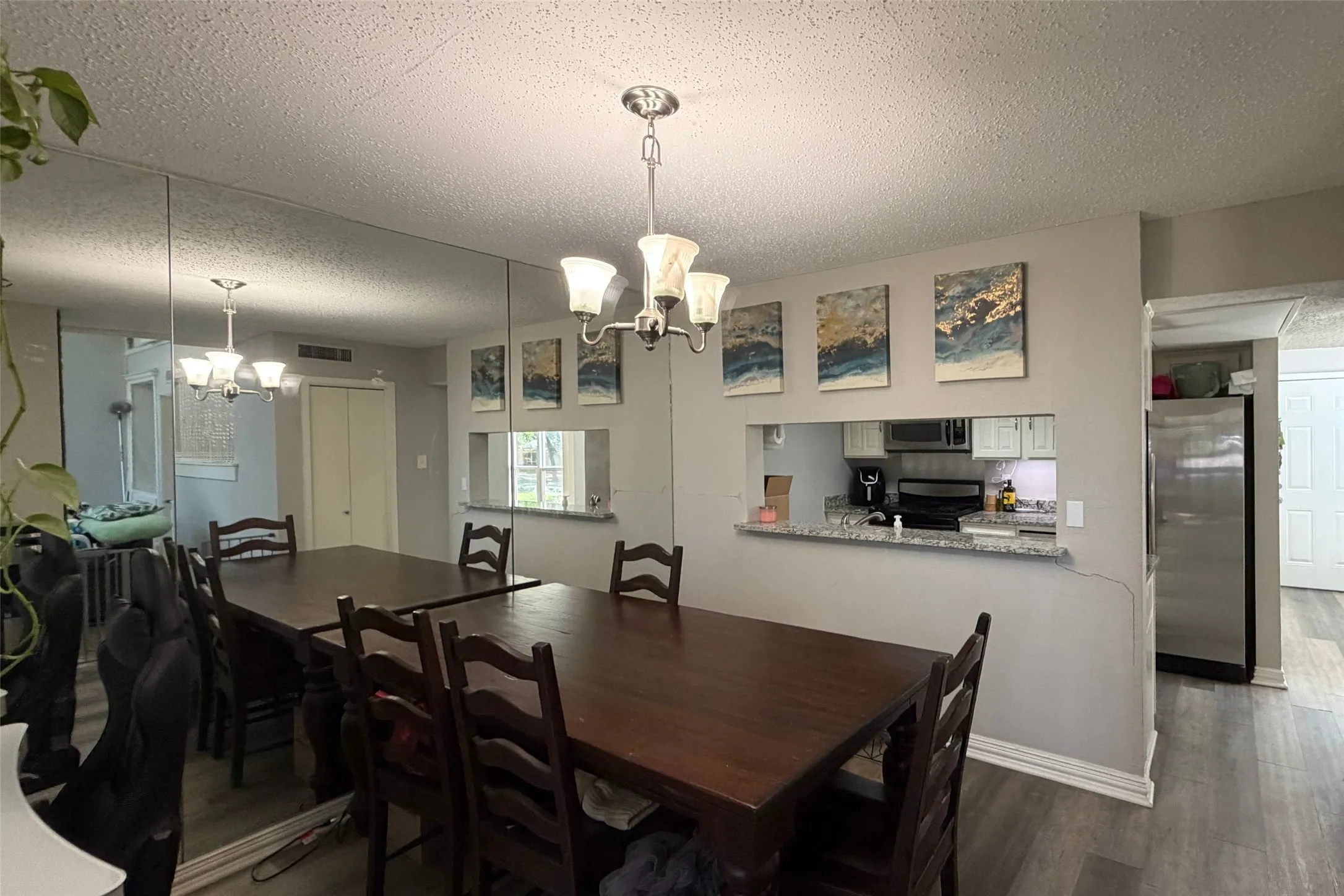 Single Family Residence For Sale in Dallas County , 2994 Buttonwood Drive, Carrollton, Texas 75006, 2 Bedroom, 3 Bathroom, 2 Garage spaces, 1,699 Sqft, built in 1972, mls#21414419, Real Estate Agent in Carrollton, Homes For Sale in Dallas county, Homes For Sale in Carrollton, Realtor in Carrollton Texas, Real Estate Brokerage Independent Realty Texas, Luminita Cordes Realtor