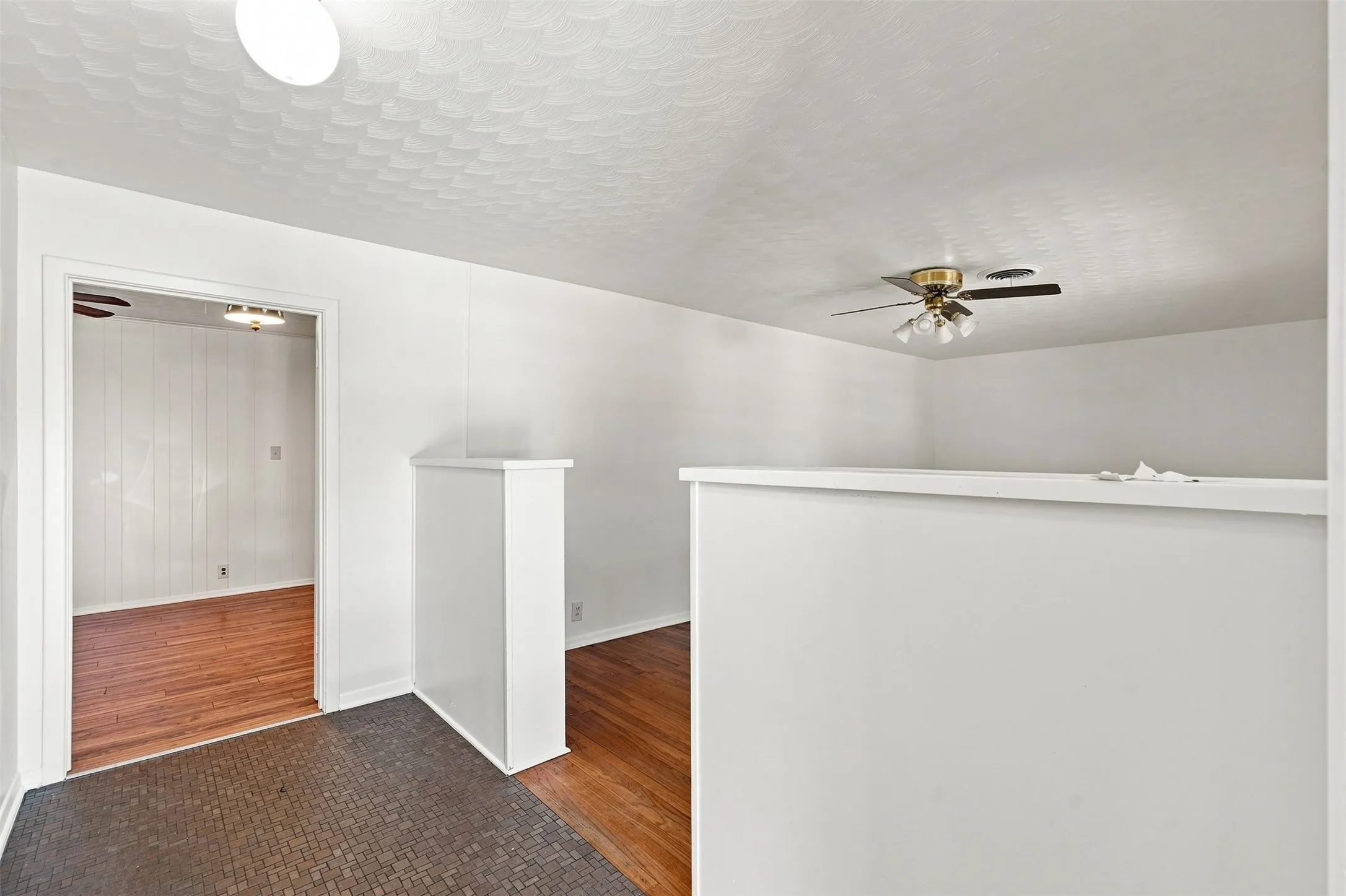 Single Family Residence For Sale in Denton County , 2110 Navajo Street, Denton, Texas 76209, 4 Bedroom, 2 Bathroom, 2 Garage spaces, 1,785 Sqft, built in 1958, mls#21414097, Real Estate Agent in Denton, Homes For Sale in Denton county, Homes For Sale in Denton, Realtor in Denton Texas, Real Estate Brokerage Independent Realty Texas, Luminita Cordes Realtor