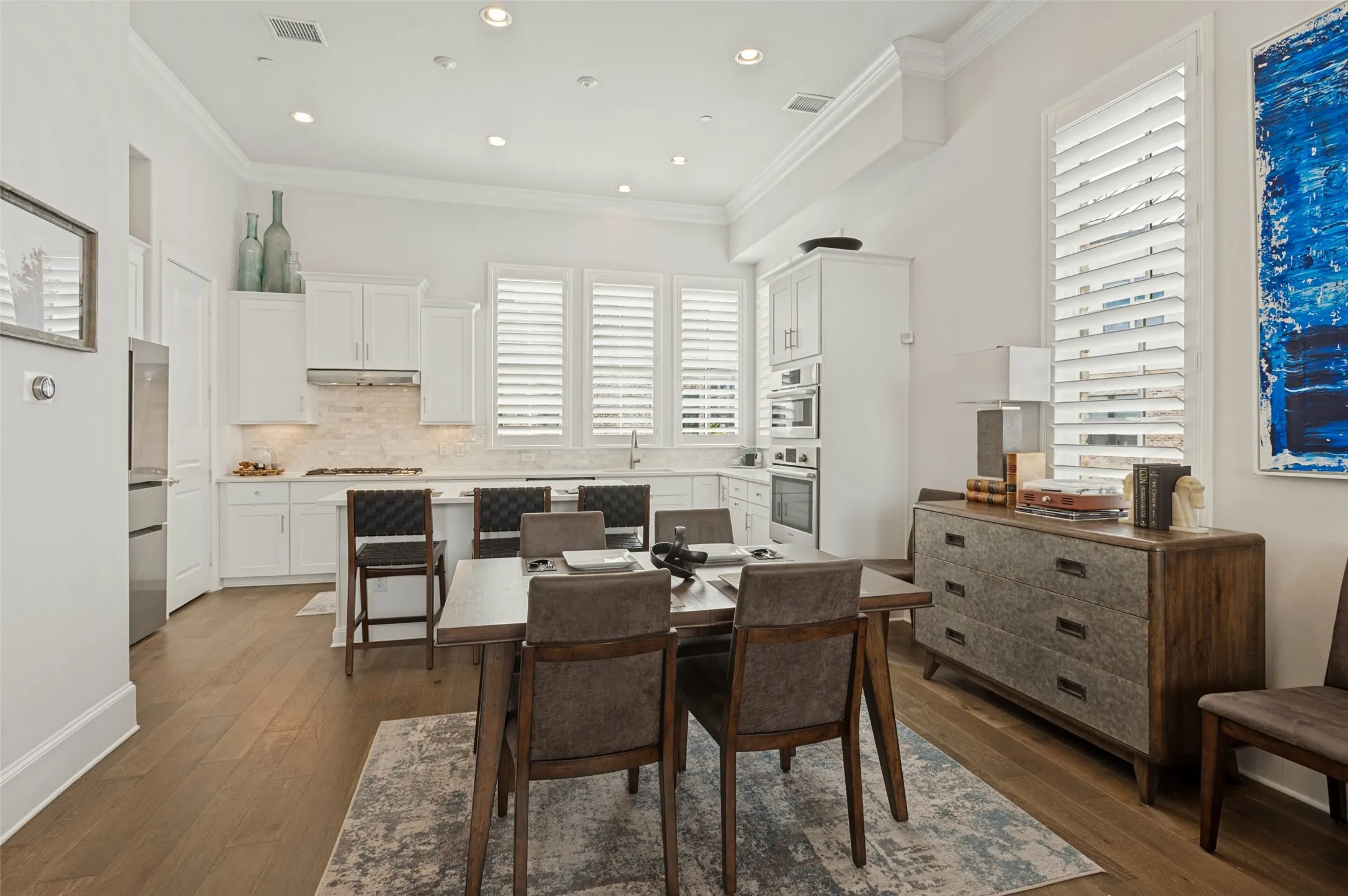 Townhouse For Sale in Dallas County , 617 Dalton Lane, Irving, Texas 75039, 3 Bedroom, 4 Bathroom, 2 Garage spaces, 1,986 Sqft, built in 2020, mls#21414486, Real Estate Agent in Irving, Homes For Sale in Dallas county, Homes For Sale in Irving, Realtor in Irving Texas, Real Estate Brokerage Independent Realty Texas, Luminita Cordes Realtor