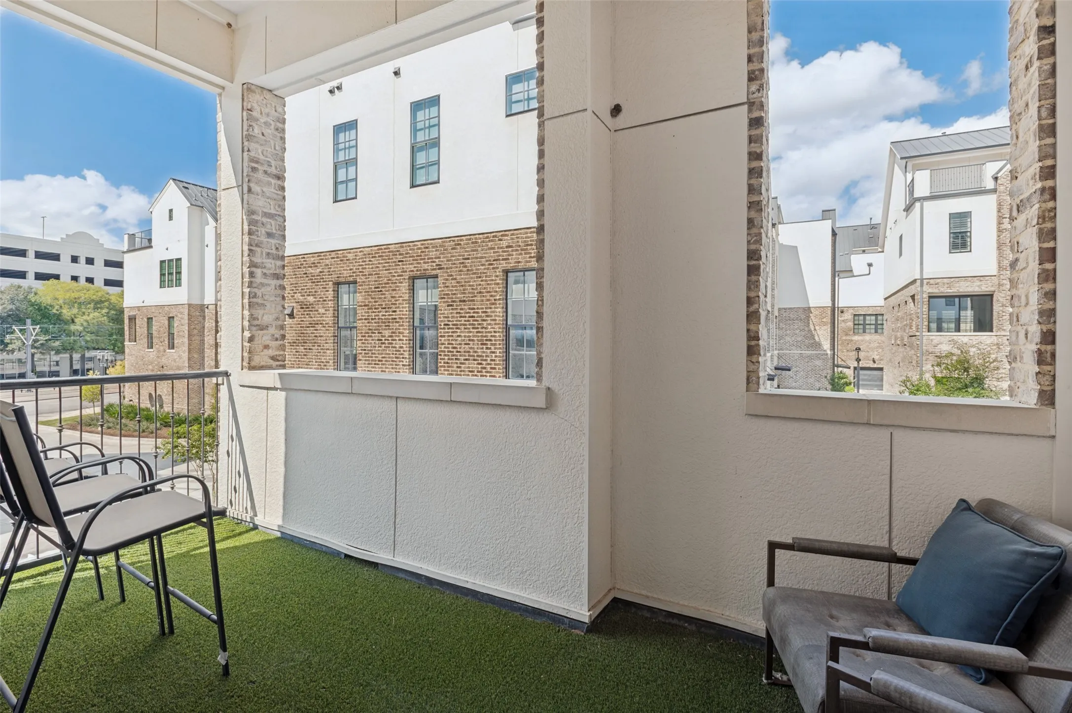 Townhouse For Sale in Dallas County , 617 Dalton Lane, Irving, Texas 75039, 3 Bedroom, 4 Bathroom, 2 Garage spaces, 1,986 Sqft, built in 2020, mls#21414486, Real Estate Agent in Irving, Homes For Sale in Dallas county, Homes For Sale in Irving, Realtor in Irving Texas, Real Estate Brokerage Independent Realty Texas, Luminita Cordes Realtor