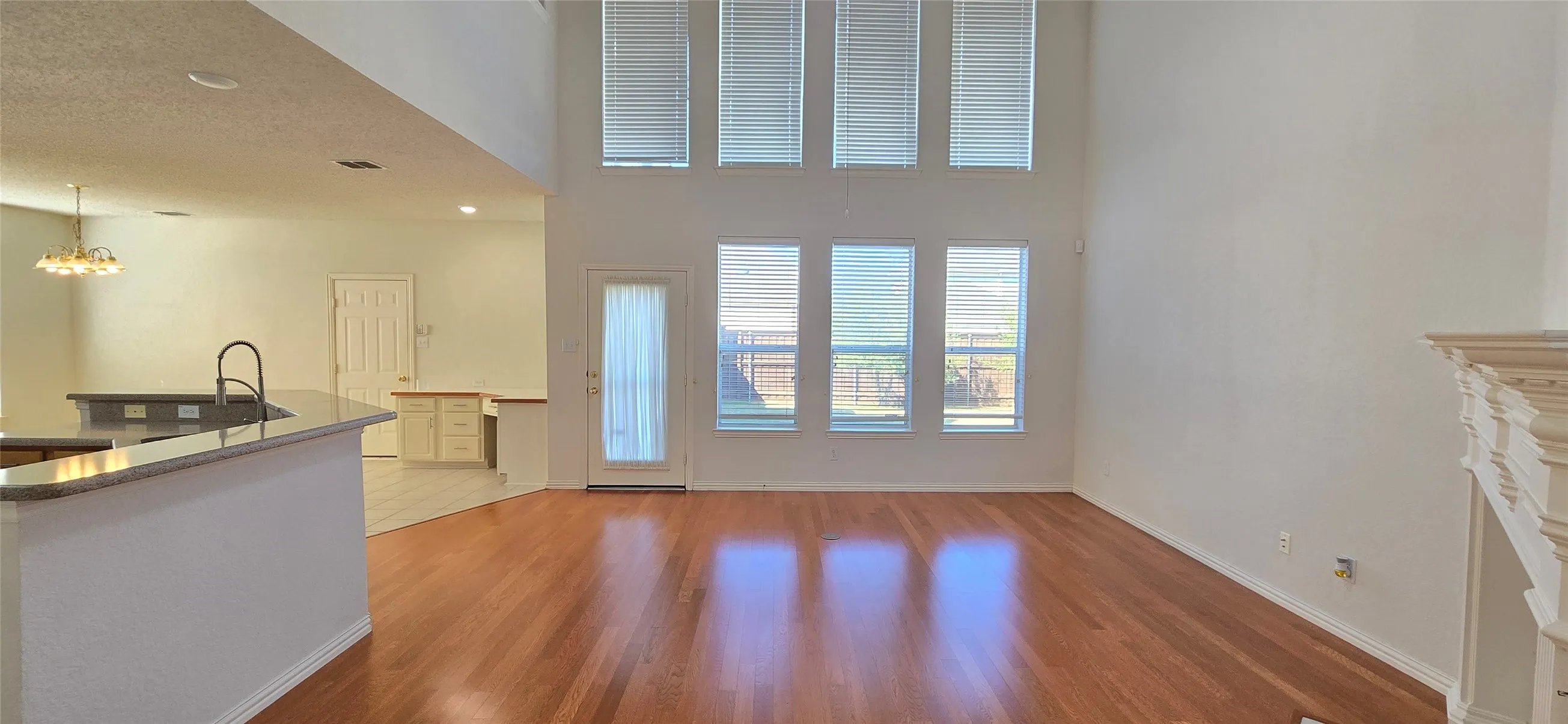 Single Family Residence For Rent in Collin County , 3509 Dripping Springs Drive, Plano, Texas 75025, 4 Bedroom, 3 Bathroom, 2 Garage spaces, 3,072 Sqft, built in 2000, mls#21414494, Real Estate Agent in Plano, Homes For Rent in Collin county, Homes For Rent in Plano, Realtor in Plano Texas, Real Estate Brokerage Independent Realty Texas, Luminita Cordes Realtor