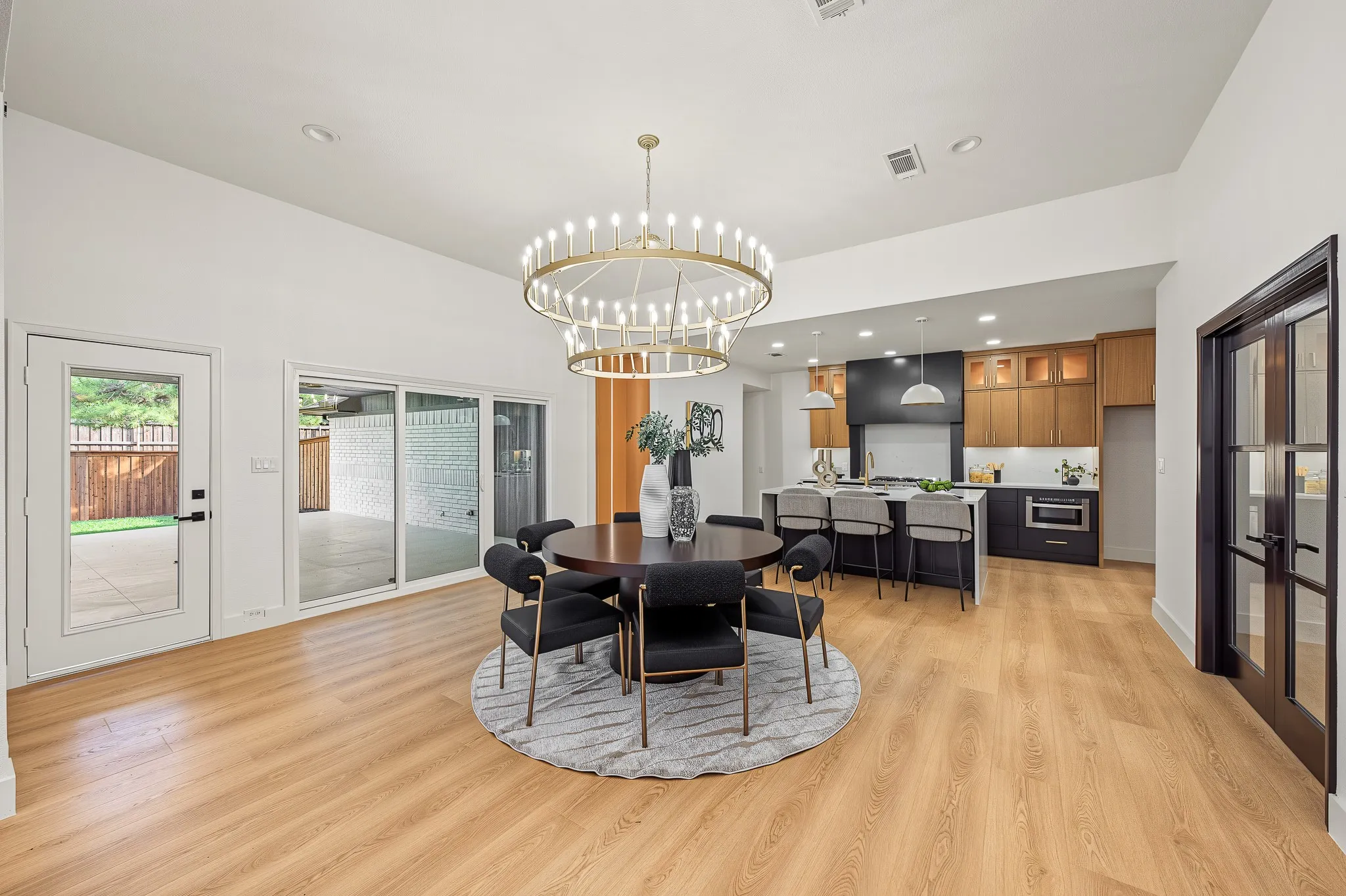 Single Family Residence For Sale in Collin County , 6608 Garfield Drive, Plano, Texas 75023, 4 Bedroom, 5 Bathroom, 2 Garage spaces, 2,795 Sqft, built in 1983, mls#21414360, Real Estate Agent in Plano, Homes For Sale in Collin county, Homes For Sale in Plano, Realtor in Plano Texas, Real Estate Brokerage Independent Realty Texas, Luminita Cordes Realtor